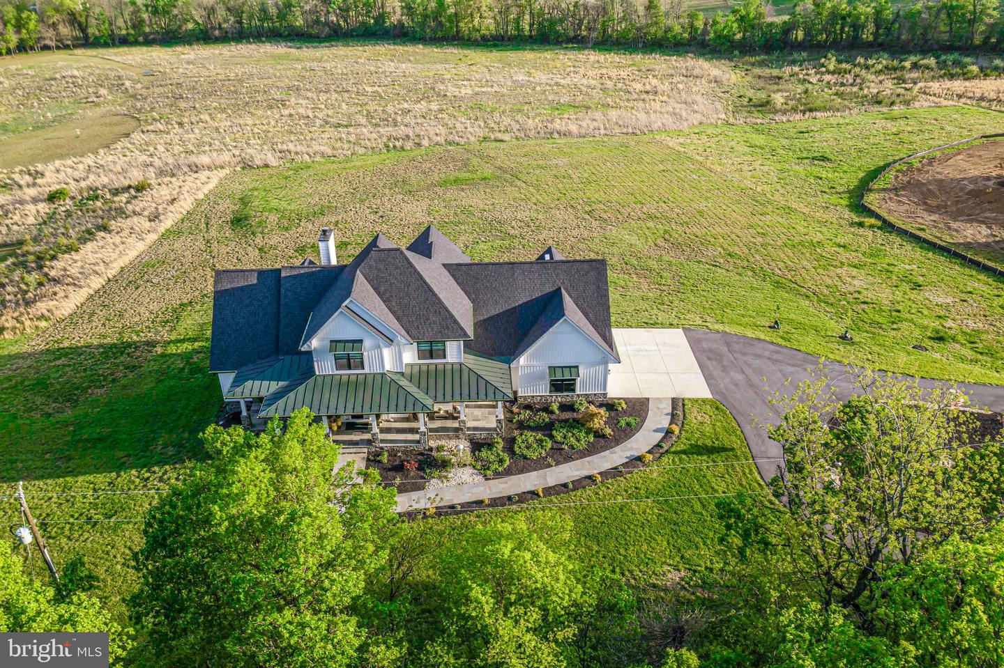 12116 PETEY LN, LOVETTSVILLE, Virginia 20180, 5 Bedrooms Bedrooms, ,4 BathroomsBathrooms,Residential,For sale,12116 PETEY LN,VALO2094624 MLS # VALO2094624