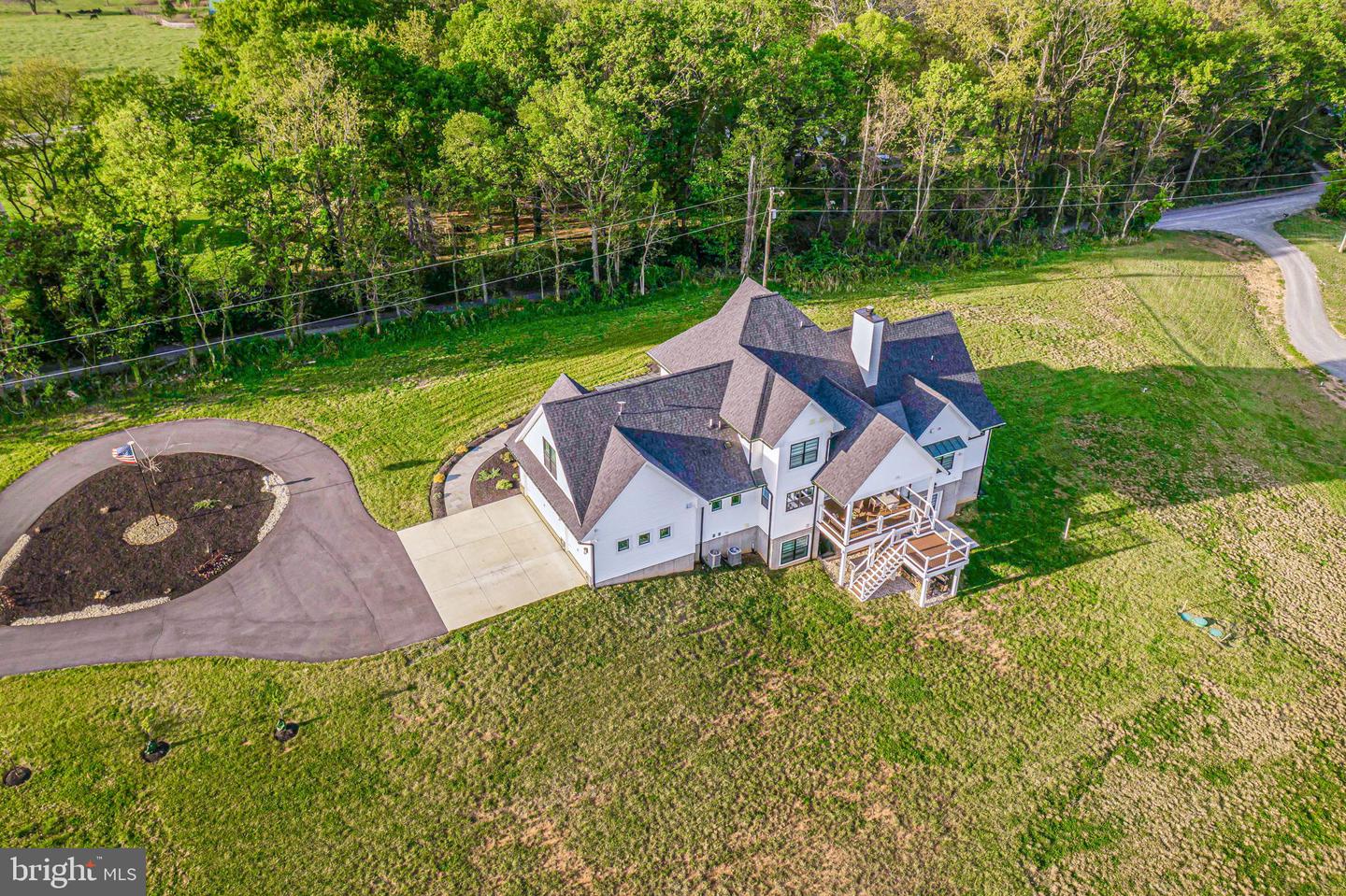 12116 PETEY LN, LOVETTSVILLE, Virginia 20180, 5 Bedrooms Bedrooms, ,4 BathroomsBathrooms,Residential,For sale,12116 PETEY LN,VALO2094624 MLS # VALO2094624