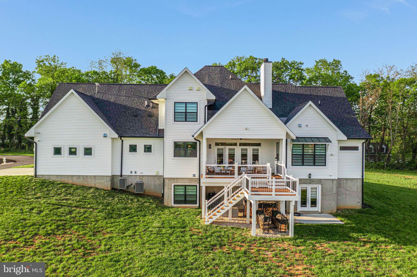 12116 PETEY LN, LOVETTSVILLE, Virginia 20180, 5 Bedrooms Bedrooms, ,4 BathroomsBathrooms,Residential,For sale,12116 PETEY LN,VALO2094624 MLS # VALO2094624