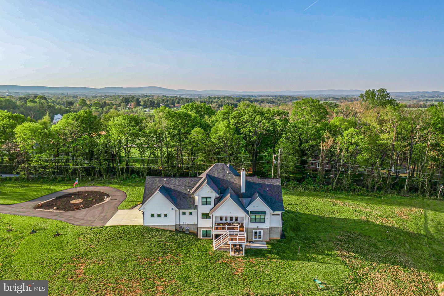 12116 PETEY LN, LOVETTSVILLE, Virginia 20180, 5 Bedrooms Bedrooms, ,4 BathroomsBathrooms,Residential,For sale,12116 PETEY LN,VALO2094624 MLS # VALO2094624