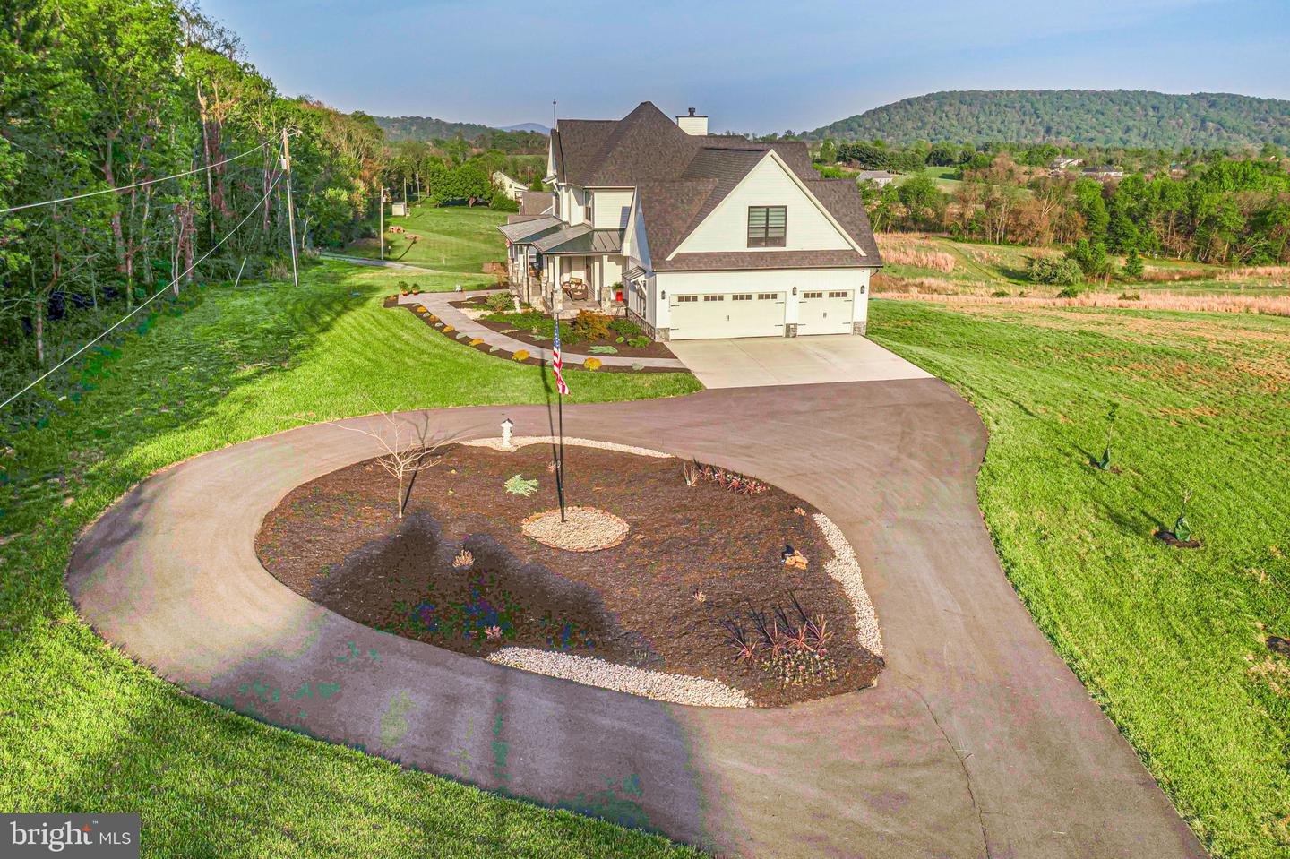 12116 PETEY LN, LOVETTSVILLE, Virginia 20180, 5 Bedrooms Bedrooms, ,4 BathroomsBathrooms,Residential,For sale,12116 PETEY LN,VALO2094624 MLS # VALO2094624