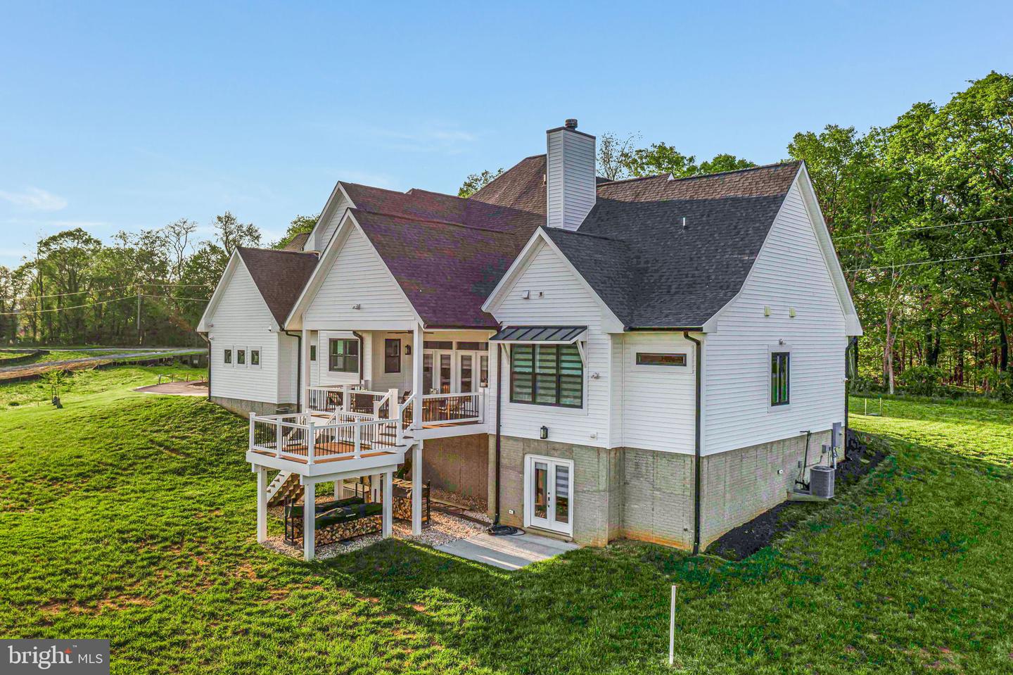 12116 PETEY LN, LOVETTSVILLE, Virginia 20180, 5 Bedrooms Bedrooms, ,4 BathroomsBathrooms,Residential,For sale,12116 PETEY LN,VALO2094624 MLS # VALO2094624
