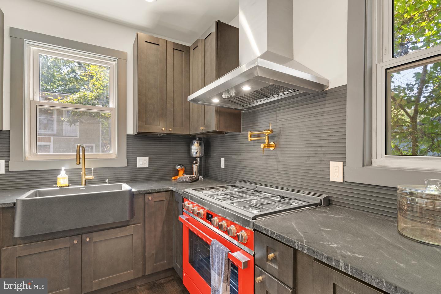 1925 LAWRENCE ST NE, WASHINGTON, District Of Columbia 20018, 6 Bedrooms Bedrooms, ,4 BathroomsBathrooms,Residential,For sale,1925 LAWRENCE ST NE,DCDC2197354 MLS # DCDC2197354