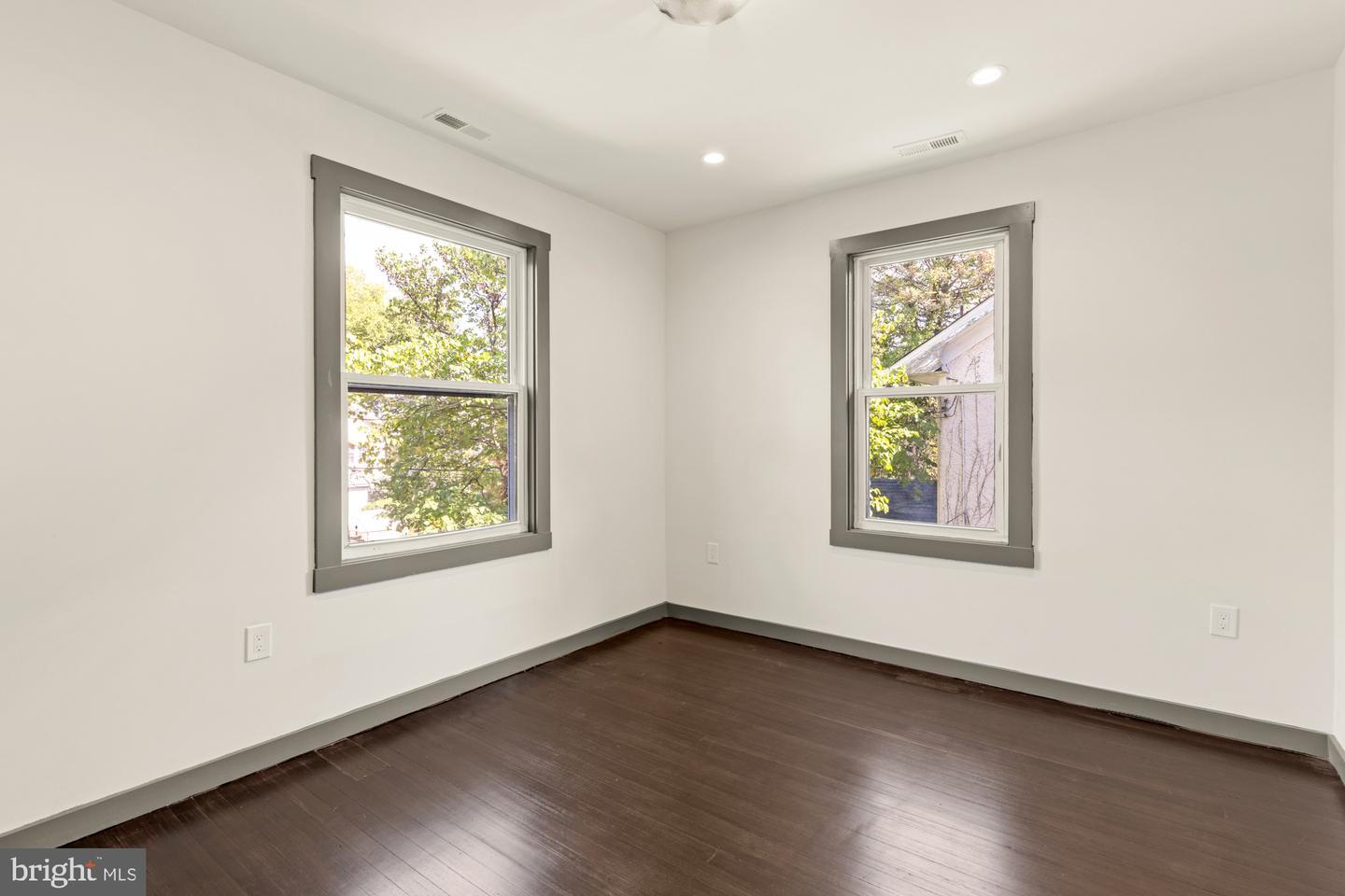 1925 LAWRENCE ST NE, WASHINGTON, District Of Columbia 20018, 6 Bedrooms Bedrooms, ,4 BathroomsBathrooms,Residential,For sale,1925 LAWRENCE ST NE,DCDC2197354 MLS # DCDC2197354