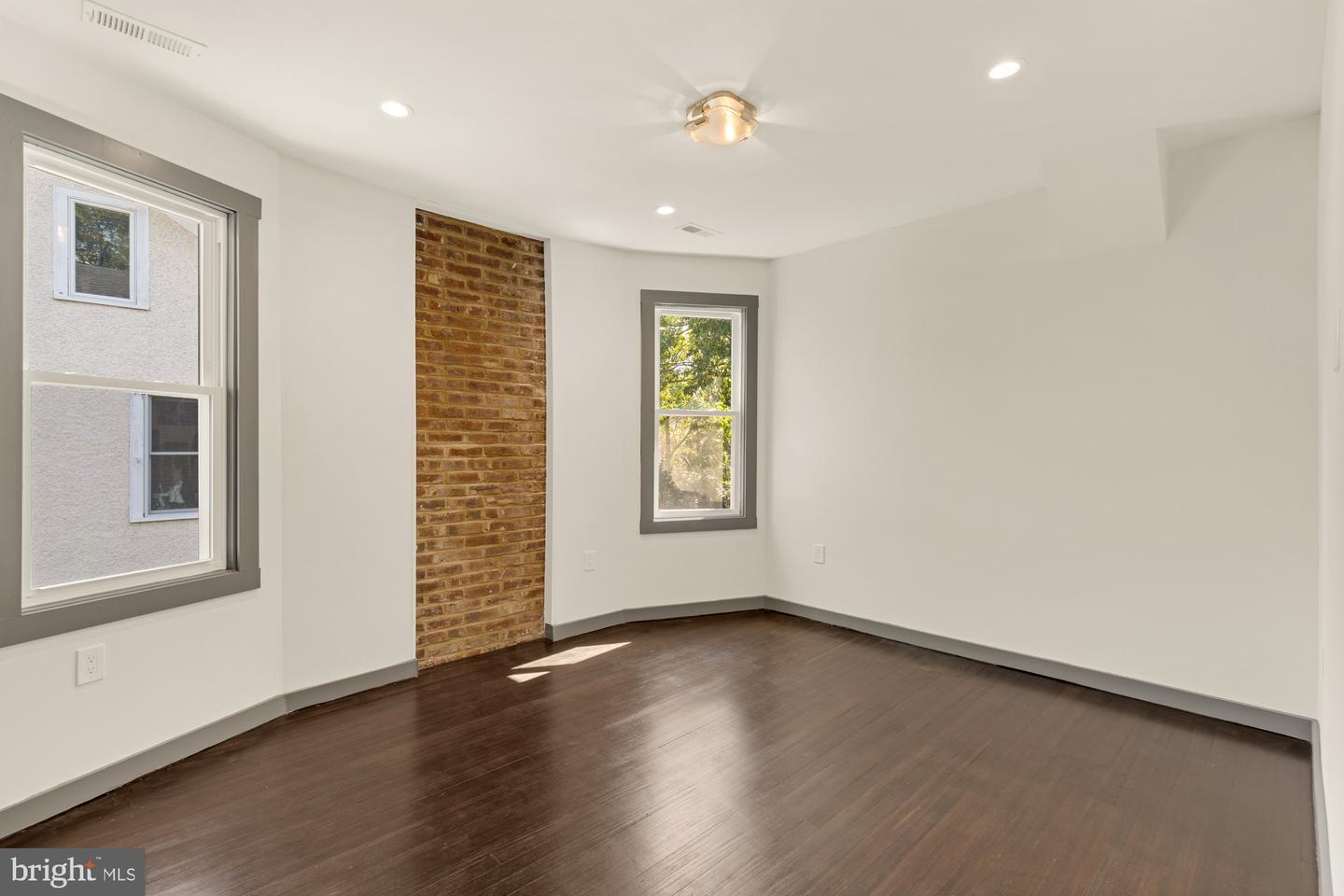 1925 LAWRENCE ST NE, WASHINGTON, District Of Columbia 20018, 6 Bedrooms Bedrooms, ,4 BathroomsBathrooms,Residential,For sale,1925 LAWRENCE ST NE,DCDC2197354 MLS # DCDC2197354