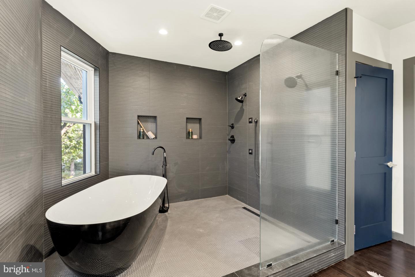 1925 LAWRENCE ST NE, WASHINGTON, District Of Columbia 20018, 6 Bedrooms Bedrooms, ,4 BathroomsBathrooms,Residential,For sale,1925 LAWRENCE ST NE,DCDC2197354 MLS # DCDC2197354