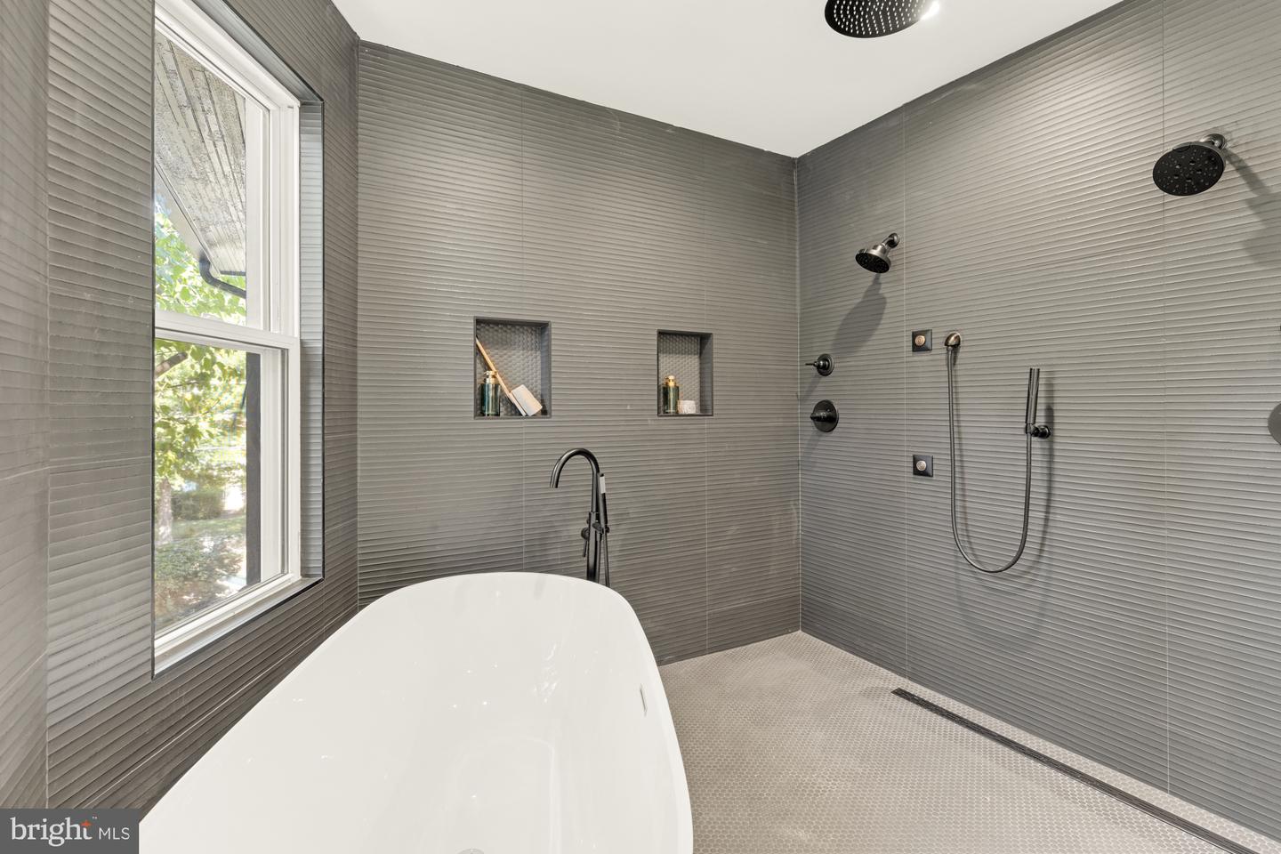 1925 LAWRENCE ST NE, WASHINGTON, District Of Columbia 20018, 6 Bedrooms Bedrooms, ,4 BathroomsBathrooms,Residential,For sale,1925 LAWRENCE ST NE,DCDC2197354 MLS # DCDC2197354