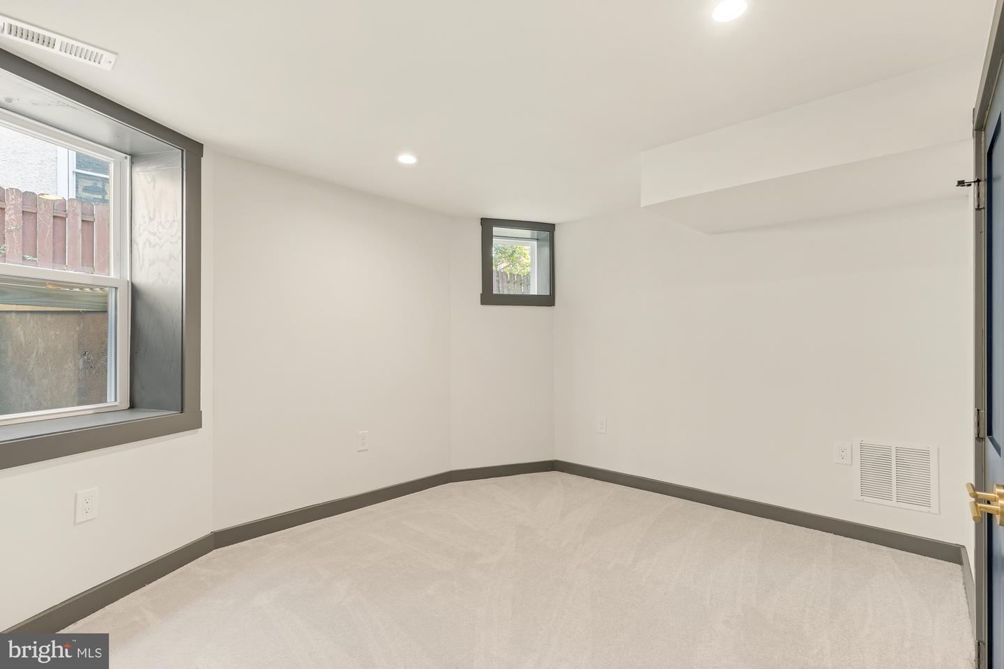 1925 LAWRENCE ST NE, WASHINGTON, District Of Columbia 20018, 6 Bedrooms Bedrooms, ,4 BathroomsBathrooms,Residential,For sale,1925 LAWRENCE ST NE,DCDC2197354 MLS # DCDC2197354