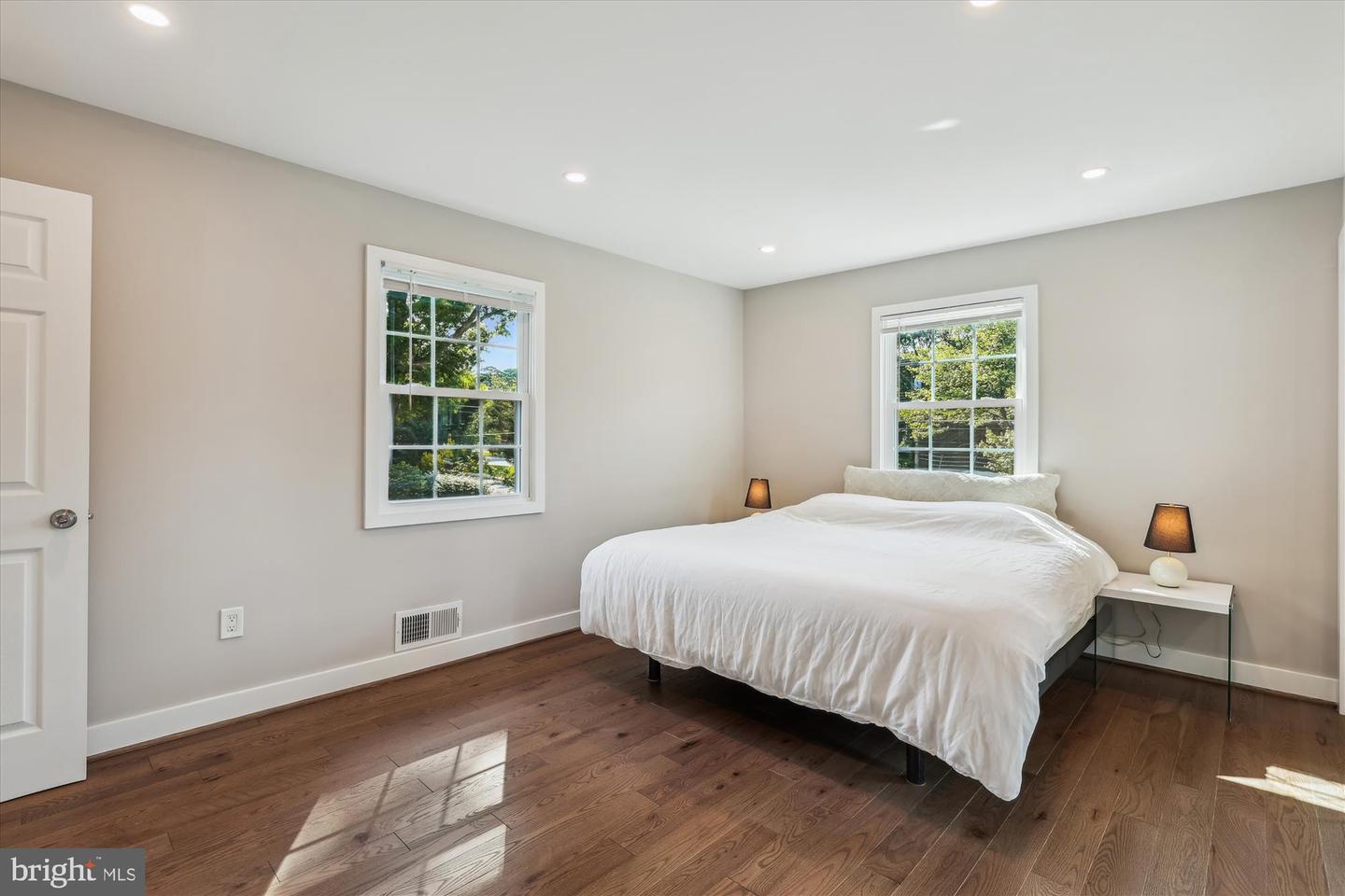 101 OAKMONT CT NE, VIENNA, Virginia 22180, 6 Bedrooms Bedrooms, ,4 BathroomsBathrooms,Residential,For sale,101 OAKMONT CT NE,VAFX2238710 MLS # VAFX2238710