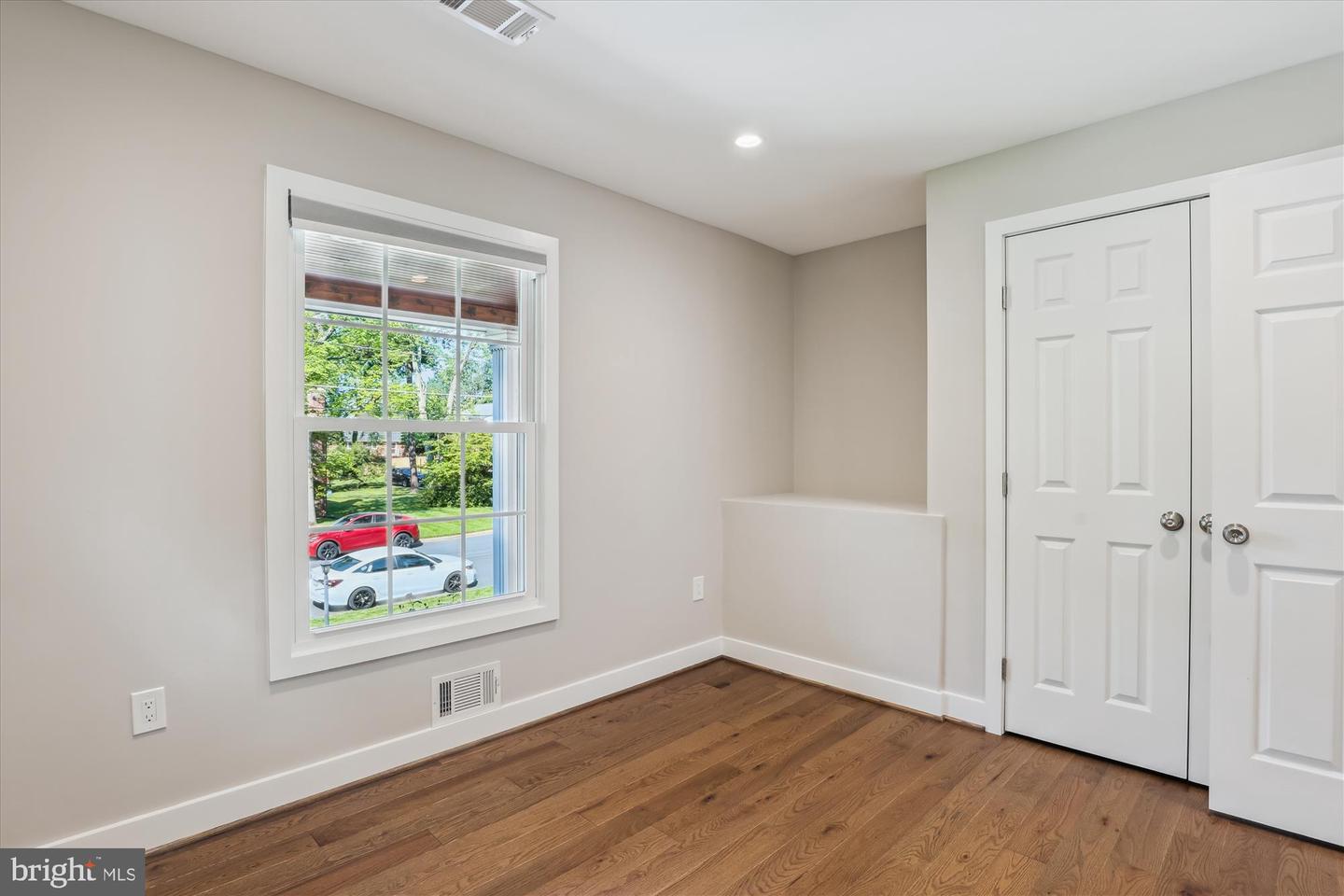 101 OAKMONT CT NE, VIENNA, Virginia 22180, 6 Bedrooms Bedrooms, ,4 BathroomsBathrooms,Residential,For sale,101 OAKMONT CT NE,VAFX2238710 MLS # VAFX2238710