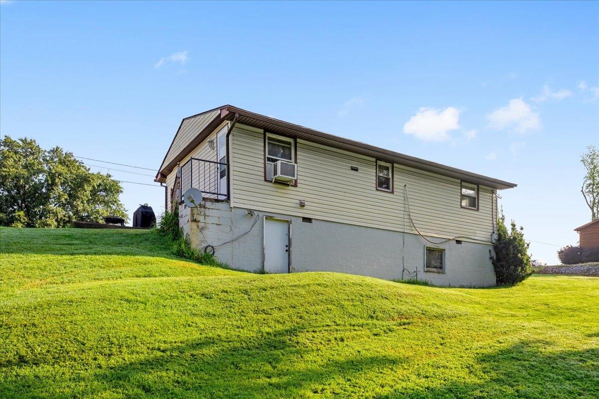 5497 BEAVER CREEK RD, BRIDGEWATER, Virginia 22812, 3 Bedrooms Bedrooms, ,1 BathroomBathrooms,Residential,5497 BEAVER CREEK RD,667198 MLS # 667198