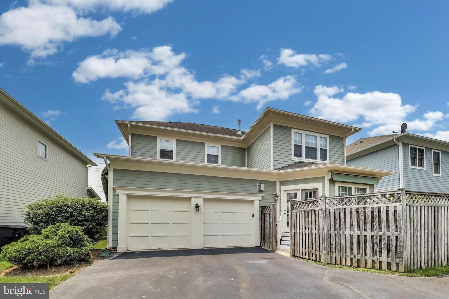 2177 S GLEBE RD, ARLINGTON, Virginia 22204, 3 Bedrooms Bedrooms, ,3 BathroomsBathrooms,Residential,For sale,2177 S GLEBE RD,VAAR2058688 MLS # VAAR2058688
