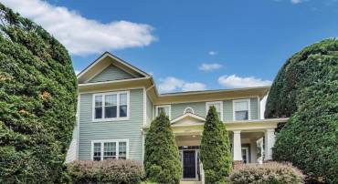 2177 S GLEBE RD, ARLINGTON, Virginia 22204, 3 Bedrooms Bedrooms, ,3 BathroomsBathrooms,Residential,For sale,2177 S GLEBE RD,VAAR2058688 MLS # VAAR2058688