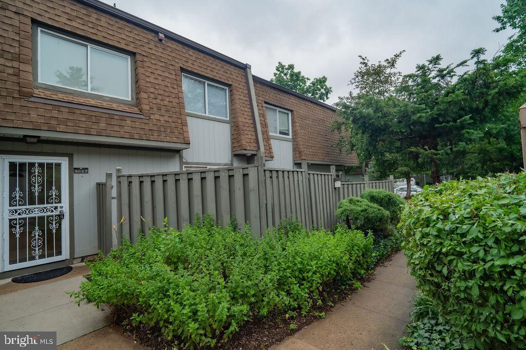 8027 CAPISTRANO PL #8C, ALEXANDRIA, Virginia 22309, 2 Bedrooms Bedrooms, ,1 BathroomBathrooms,Residential,For sale,8027 CAPISTRANO PL #8C,VAFX2245618 MLS # VAFX2245618