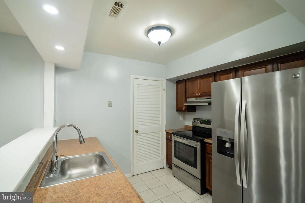 8027 CAPISTRANO PL #8C, ALEXANDRIA, Virginia 22309, 2 Bedrooms Bedrooms, ,1 BathroomBathrooms,Residential,For sale,8027 CAPISTRANO PL #8C,VAFX2245618 MLS # VAFX2245618