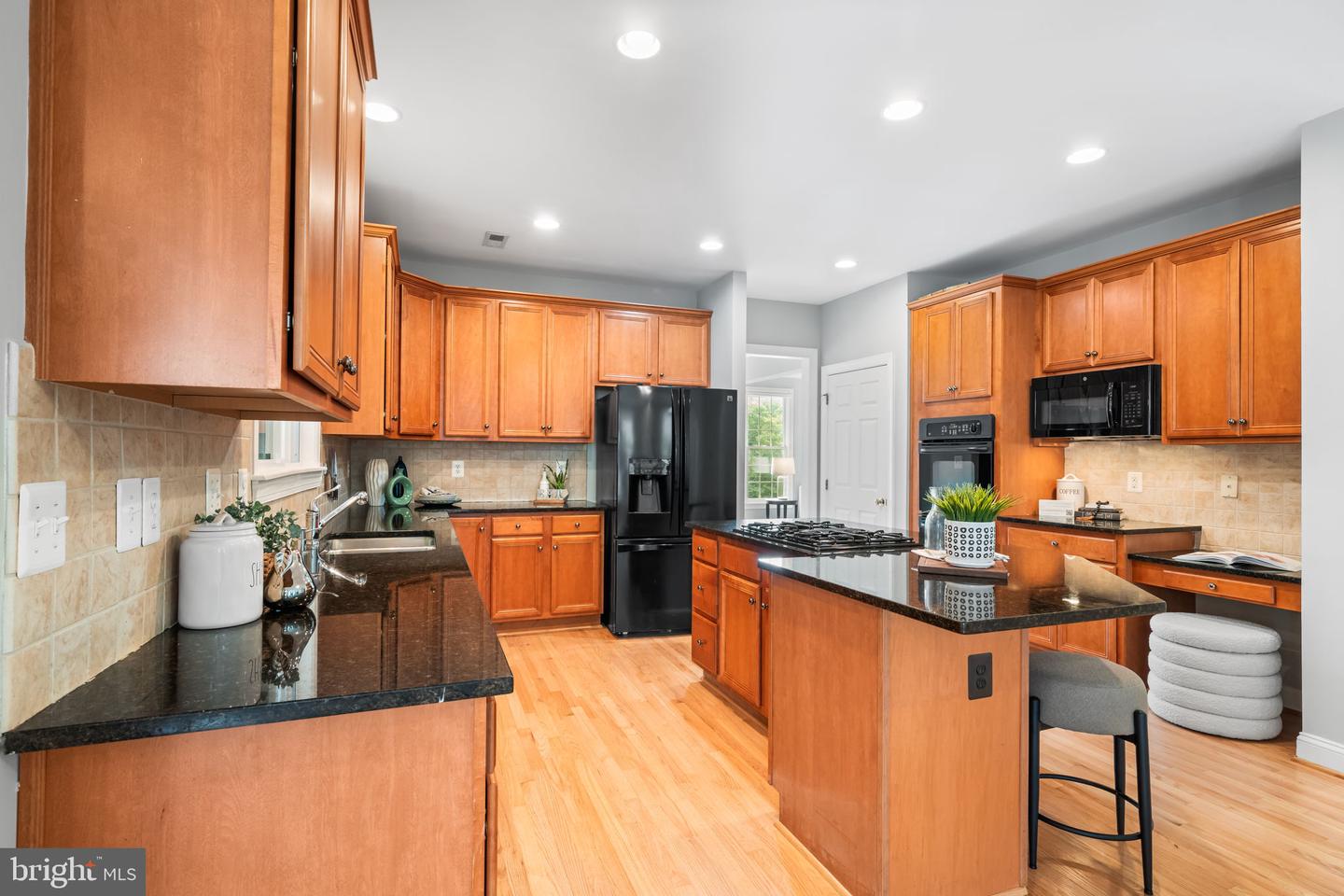 8104 CHARS LANDING CT, SPRINGFIELD, Virginia 22153, 5 Bedrooms Bedrooms, ,4 BathroomsBathrooms,Residential,For sale,8104 CHARS LANDING CT,VAFX2245928 MLS # VAFX2245928