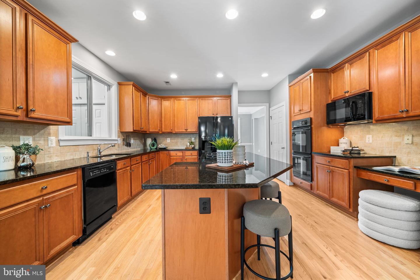 8104 CHARS LANDING CT, SPRINGFIELD, Virginia 22153, 5 Bedrooms Bedrooms, ,4 BathroomsBathrooms,Residential,For sale,8104 CHARS LANDING CT,VAFX2245928 MLS # VAFX2245928