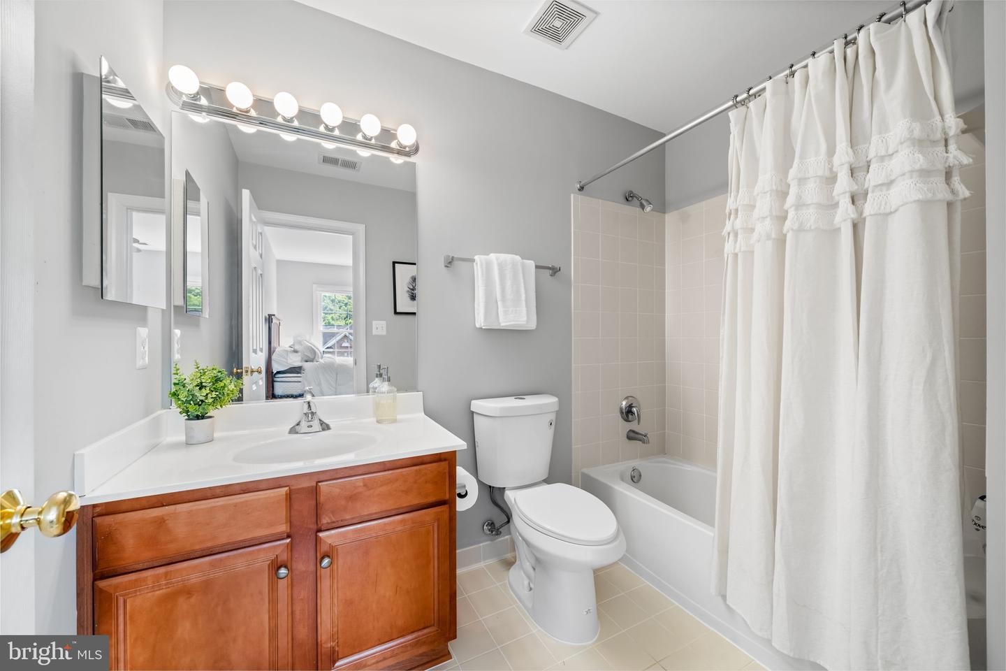 8104 CHARS LANDING CT, SPRINGFIELD, Virginia 22153, 5 Bedrooms Bedrooms, ,4 BathroomsBathrooms,Residential,For sale,8104 CHARS LANDING CT,VAFX2245928 MLS # VAFX2245928