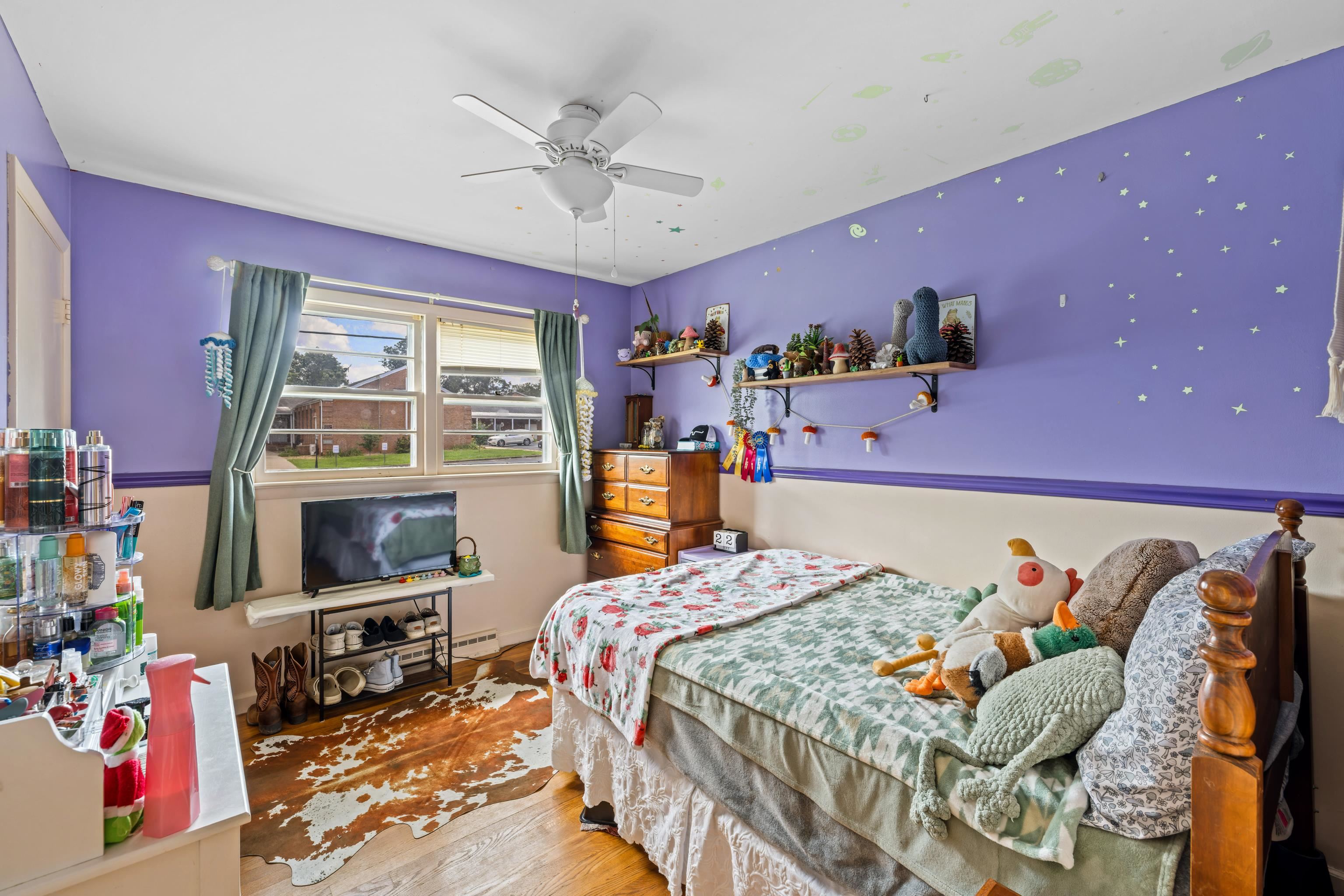 708 CHERRY HILL DR, STAUNTON, Virginia 24401, 3 Bedrooms Bedrooms, ,1 BathroomBathrooms,Residential,708 CHERRY HILL DR,667209 MLS # 667209