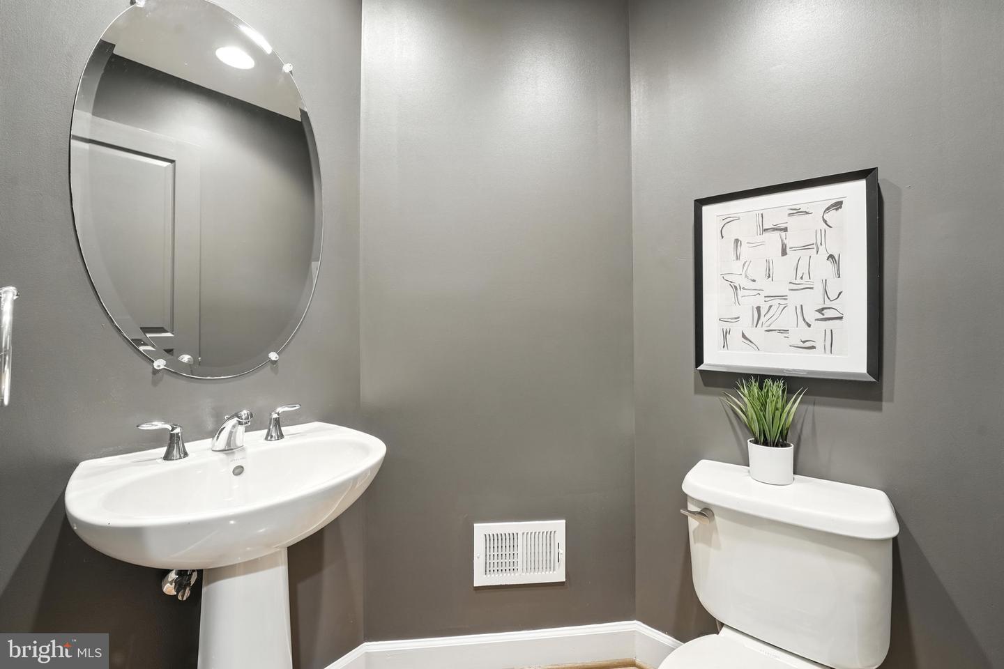 507 TRIADELPHIA WAY, ALEXANDRIA, Virginia 22312, 4 Bedrooms Bedrooms, ,3 BathroomsBathrooms,Residential,For sale,507 TRIADELPHIA WAY,VAAX2046340 MLS # VAAX2046340