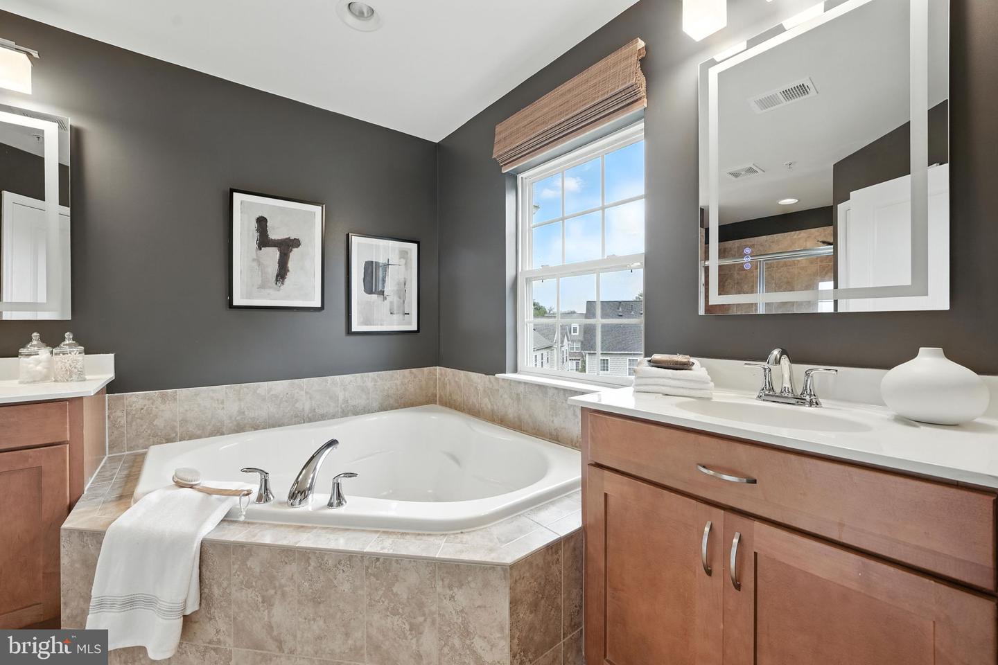 507 TRIADELPHIA WAY, ALEXANDRIA, Virginia 22312, 4 Bedrooms Bedrooms, ,3 BathroomsBathrooms,Residential,For sale,507 TRIADELPHIA WAY,VAAX2046340 MLS # VAAX2046340