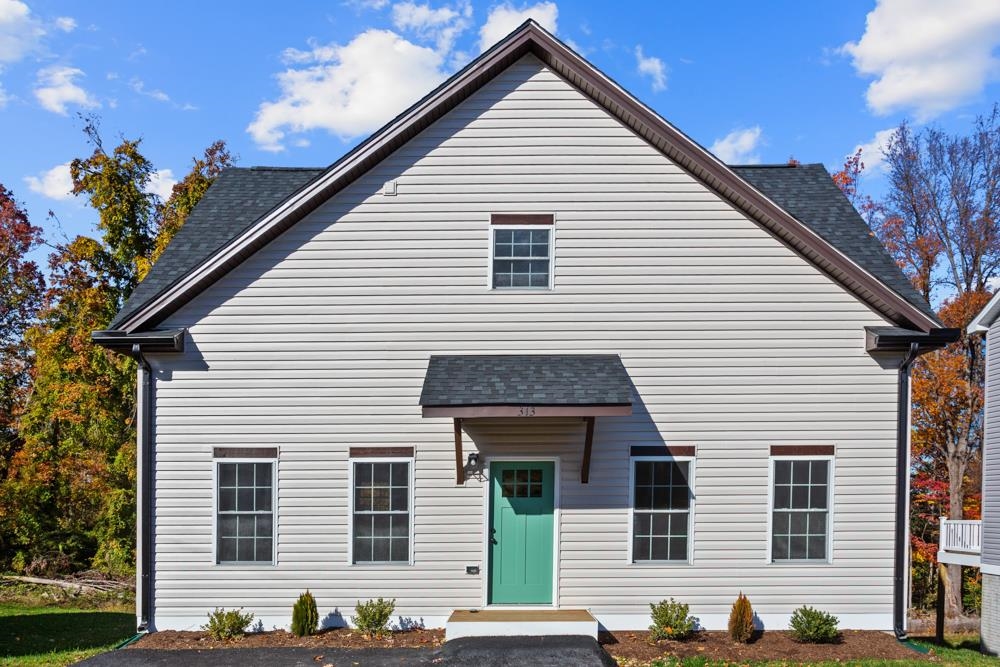 313 IVANHOE AVE, WAYNESBORO, Virginia 22980, 3 Bedrooms Bedrooms, ,2 BathroomsBathrooms,Residential,313 IVANHOE AVE,667211 MLS # 667211 313 IVANHOE AVE, WAYNESBORO, Virginia 22980, 3 Bedrooms Bedrooms, ,2 BathroomsBathrooms,Residential,313 IVANHOE AVE,667211 MLS # 667211