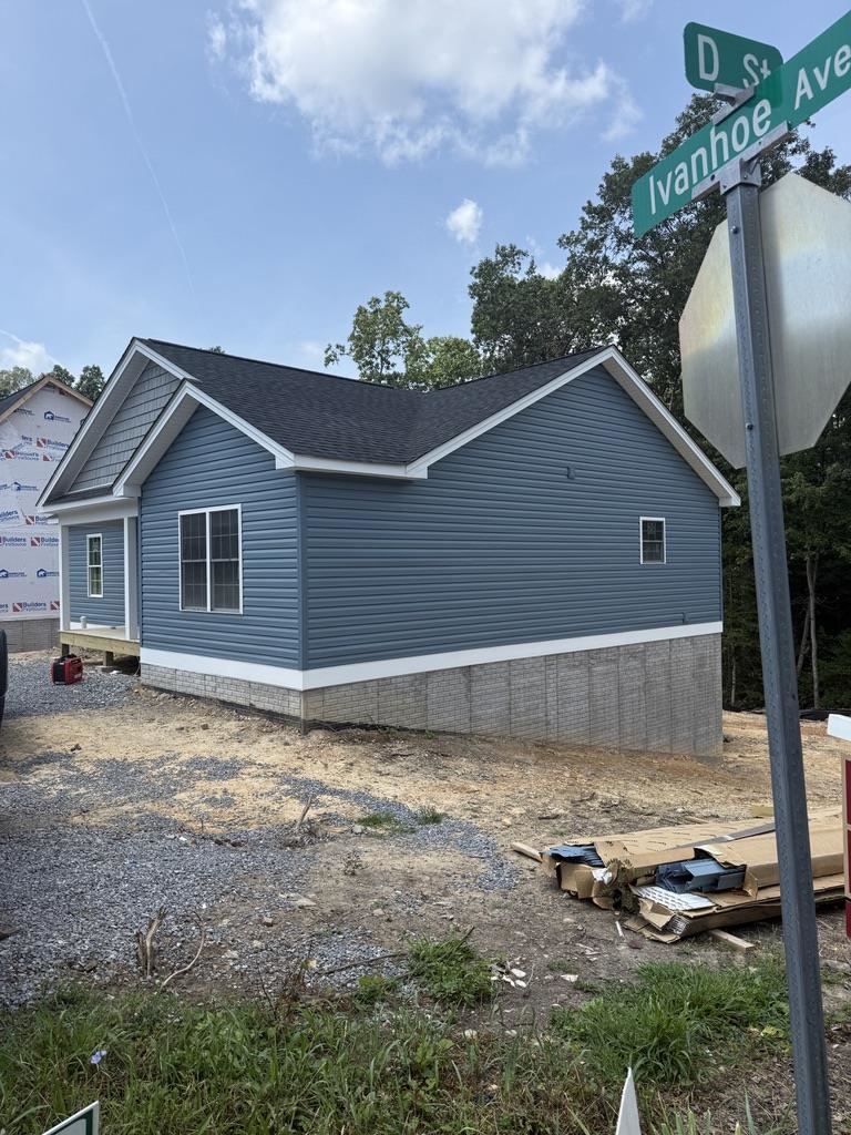 325 IVANHOE AVE, WAYNESBORO, Virginia 22980, 3 Bedrooms Bedrooms, ,2 BathroomsBathrooms,Residential,325 IVANHOE AVE,667216 MLS # 667216