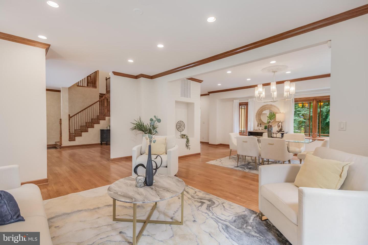 1113 SWINKS MILL RD, MCLEAN, Virginia 22102, 5 Bedrooms Bedrooms, ,5 BathroomsBathrooms,Residential,For sale,1113 SWINKS MILL RD,VAFX2247472 MLS # VAFX2247472