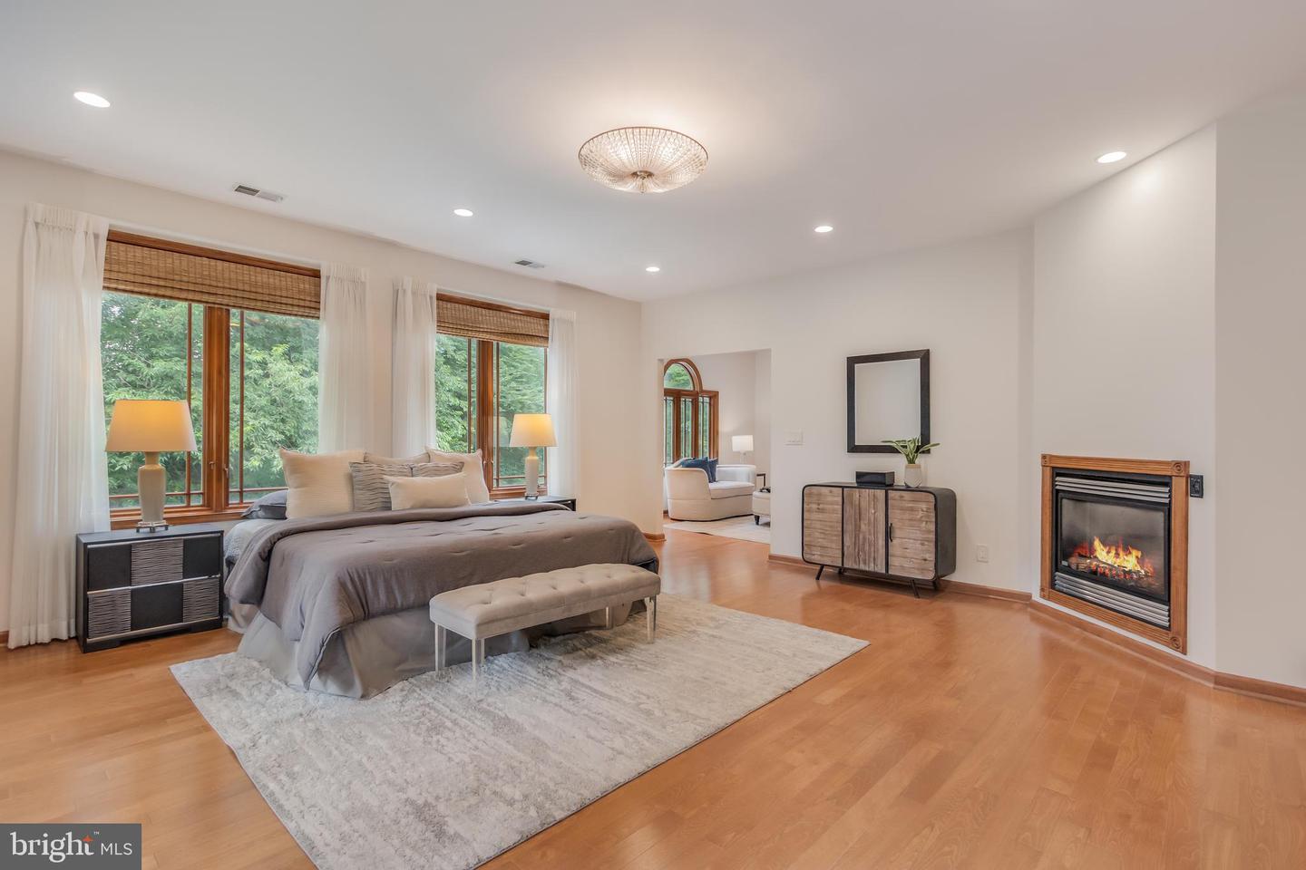 1113 SWINKS MILL RD, MCLEAN, Virginia 22102, 5 Bedrooms Bedrooms, ,5 BathroomsBathrooms,Residential,For sale,1113 SWINKS MILL RD,VAFX2247472 MLS # VAFX2247472