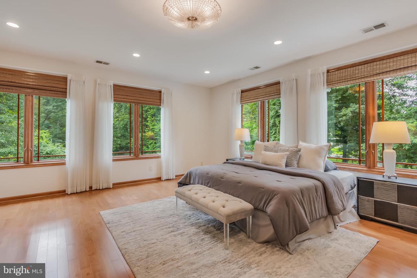 1113 SWINKS MILL RD, MCLEAN, Virginia 22102, 5 Bedrooms Bedrooms, ,5 BathroomsBathrooms,Residential,For sale,1113 SWINKS MILL RD,VAFX2247472 MLS # VAFX2247472
