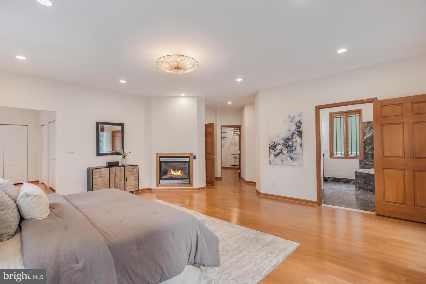 1113 SWINKS MILL RD, MCLEAN, Virginia 22102, 5 Bedrooms Bedrooms, ,5 BathroomsBathrooms,Residential,For sale,1113 SWINKS MILL RD,VAFX2247472 MLS # VAFX2247472