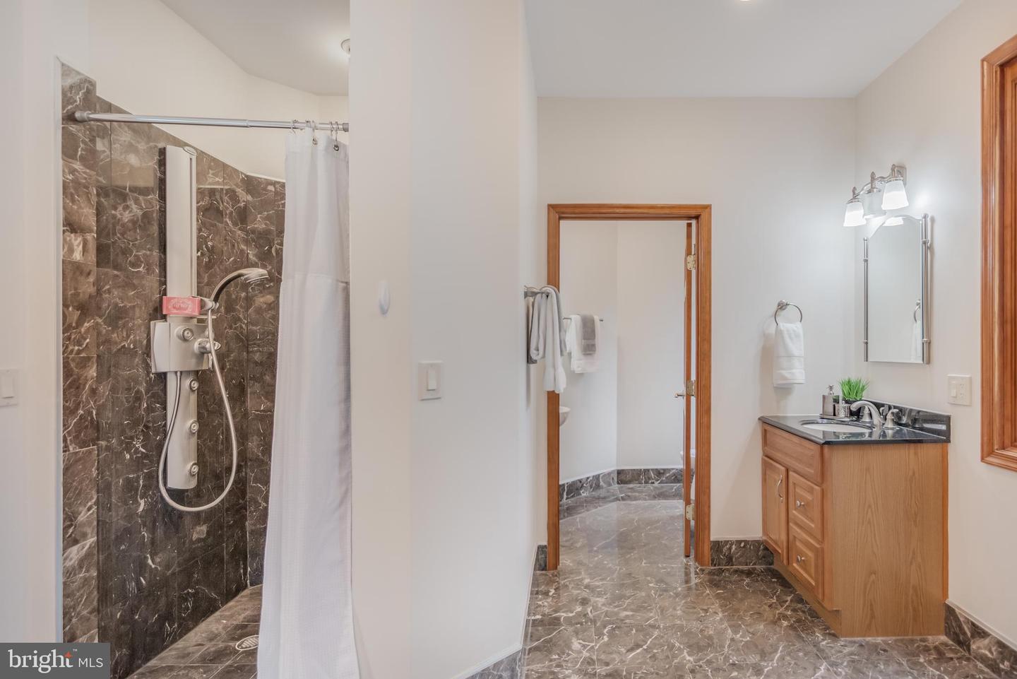 1113 SWINKS MILL RD, MCLEAN, Virginia 22102, 5 Bedrooms Bedrooms, ,5 BathroomsBathrooms,Residential,For sale,1113 SWINKS MILL RD,VAFX2247472 MLS # VAFX2247472