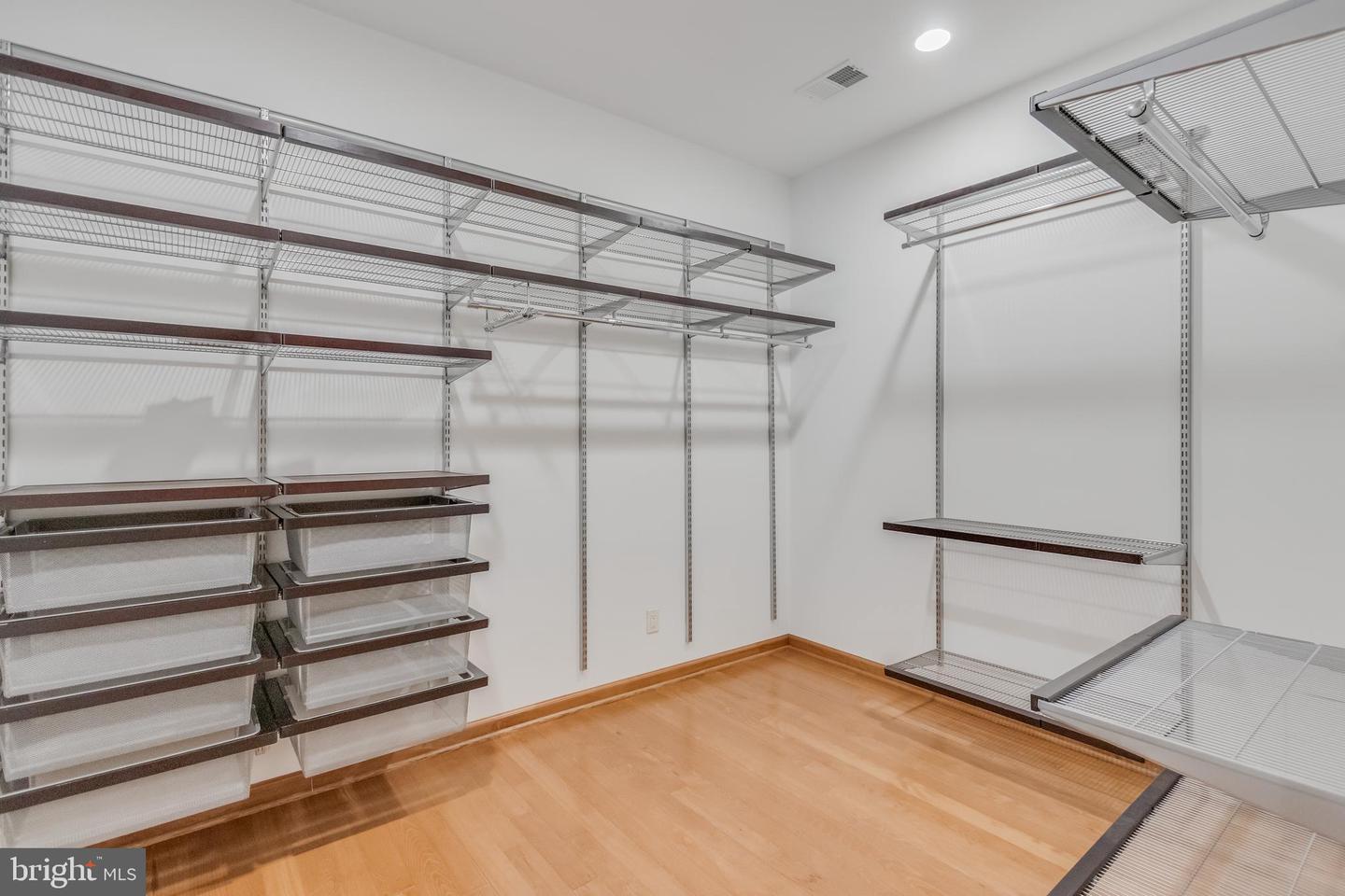 1113 SWINKS MILL RD, MCLEAN, Virginia 22102, 5 Bedrooms Bedrooms, ,5 BathroomsBathrooms,Residential,For sale,1113 SWINKS MILL RD,VAFX2247472 MLS # VAFX2247472