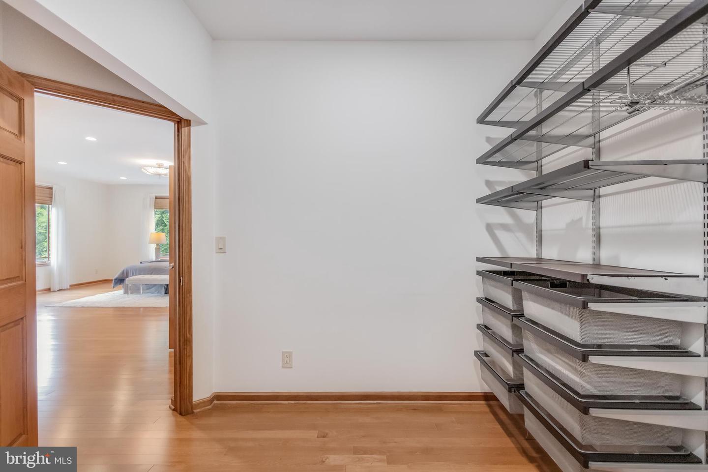 1113 SWINKS MILL RD, MCLEAN, Virginia 22102, 5 Bedrooms Bedrooms, ,5 BathroomsBathrooms,Residential,For sale,1113 SWINKS MILL RD,VAFX2247472 MLS # VAFX2247472