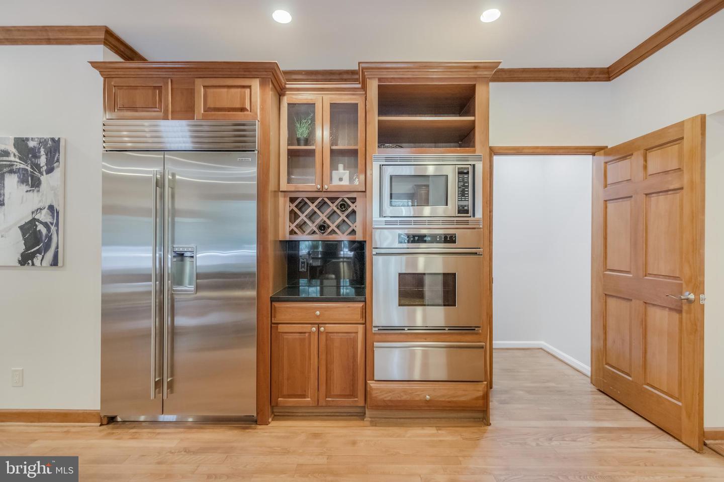 1113 SWINKS MILL RD, MCLEAN, Virginia 22102, 5 Bedrooms Bedrooms, ,5 BathroomsBathrooms,Residential,For sale,1113 SWINKS MILL RD,VAFX2247472 MLS # VAFX2247472