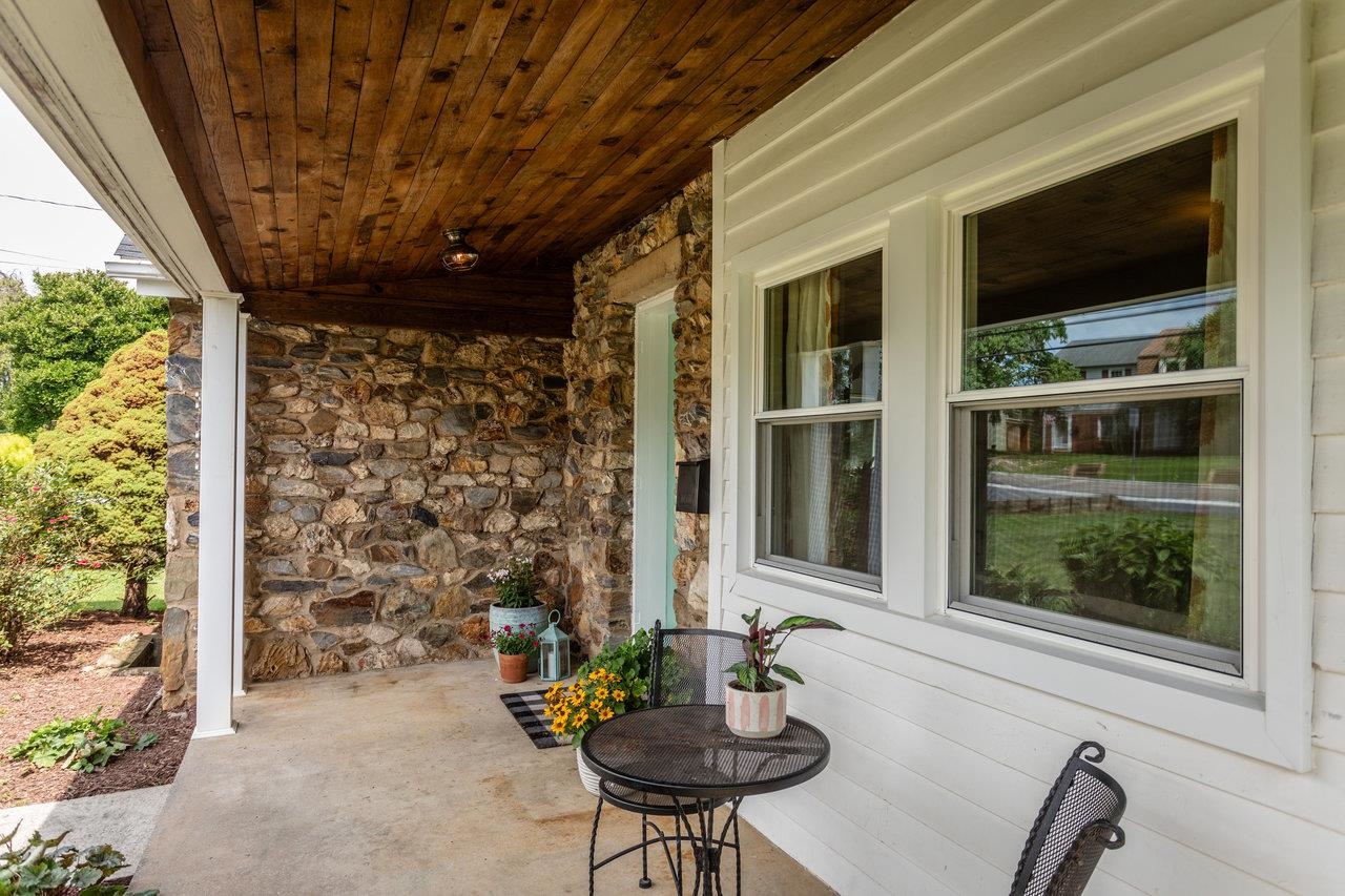 853 OLD FURNACE RD, HARRISONBURG, Virginia 22802, 4 Bedrooms Bedrooms, ,2 BathroomsBathrooms,Residential,853 OLD FURNACE RD,667218 MLS # 667218