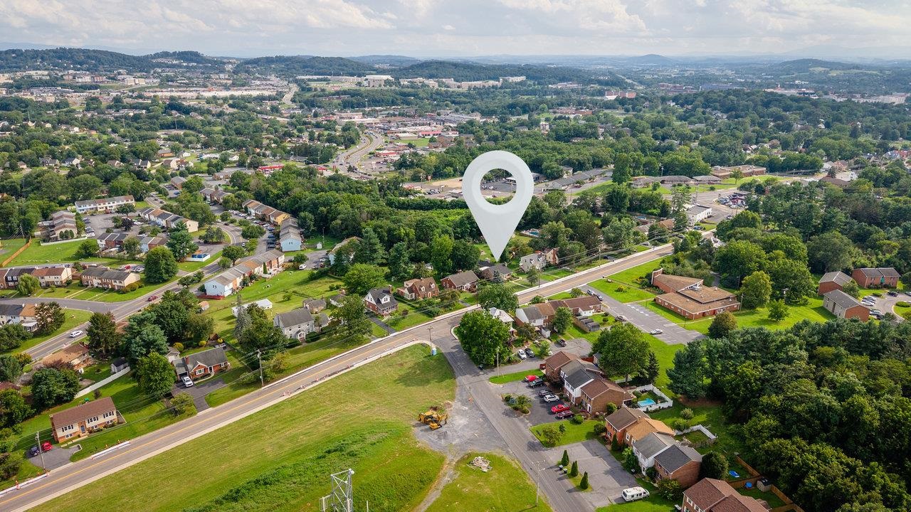 853 OLD FURNACE RD, HARRISONBURG, Virginia 22802, 4 Bedrooms Bedrooms, ,2 BathroomsBathrooms,Residential,853 OLD FURNACE RD,667218 MLS # 667218