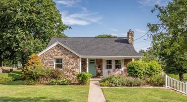 853 OLD FURNACE RD, HARRISONBURG, Virginia 22802, 4 Bedrooms Bedrooms, ,2 BathroomsBathrooms,Residential,853 OLD FURNACE RD,667218 MLS # 667218