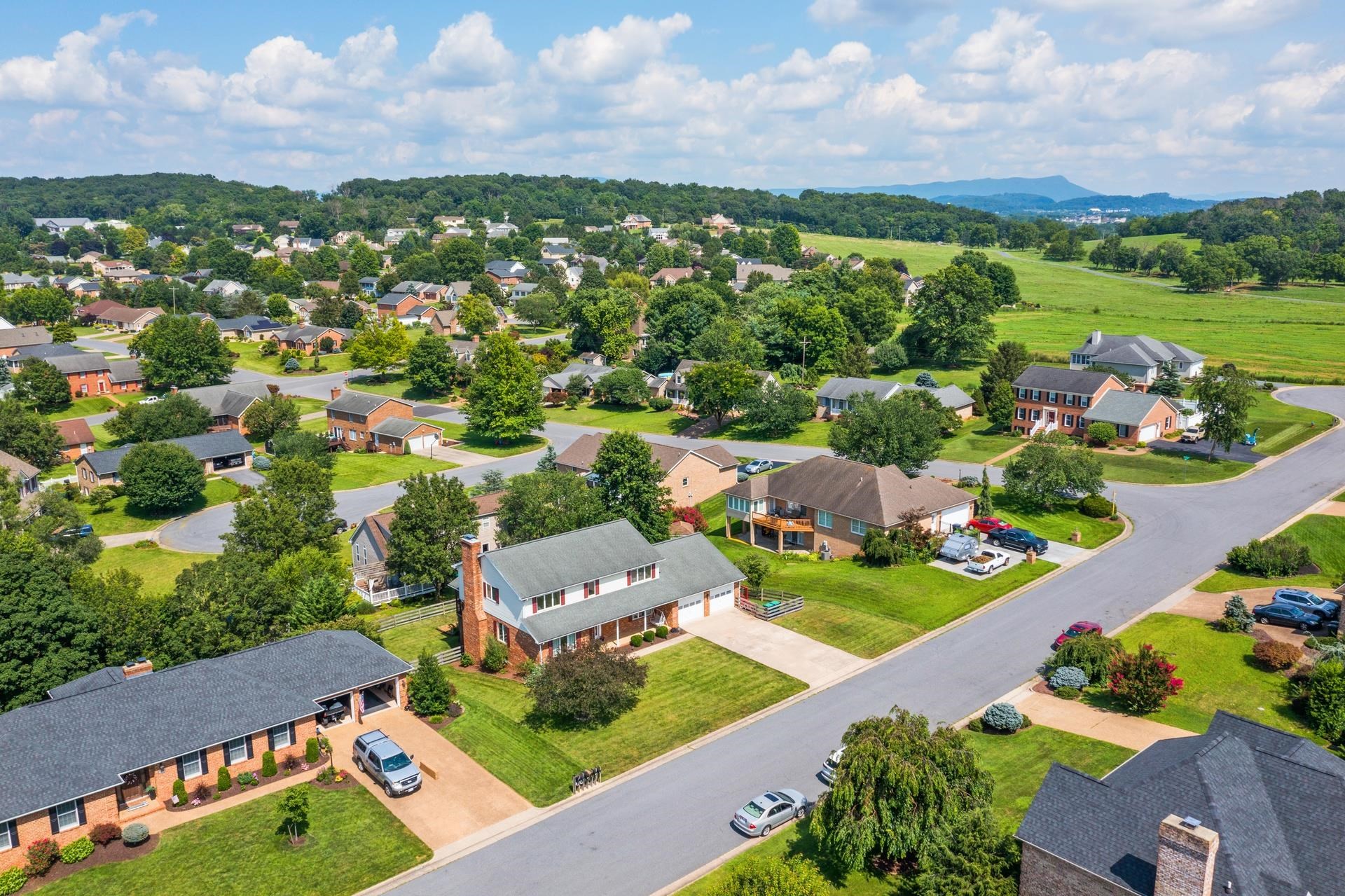 3346 WHITE OAK DR, ROCKINGHAM, Virginia 22801, 4 Bedrooms Bedrooms, ,3 BathroomsBathrooms,Residential,3346 WHITE OAK DR,667219 MLS # 667219