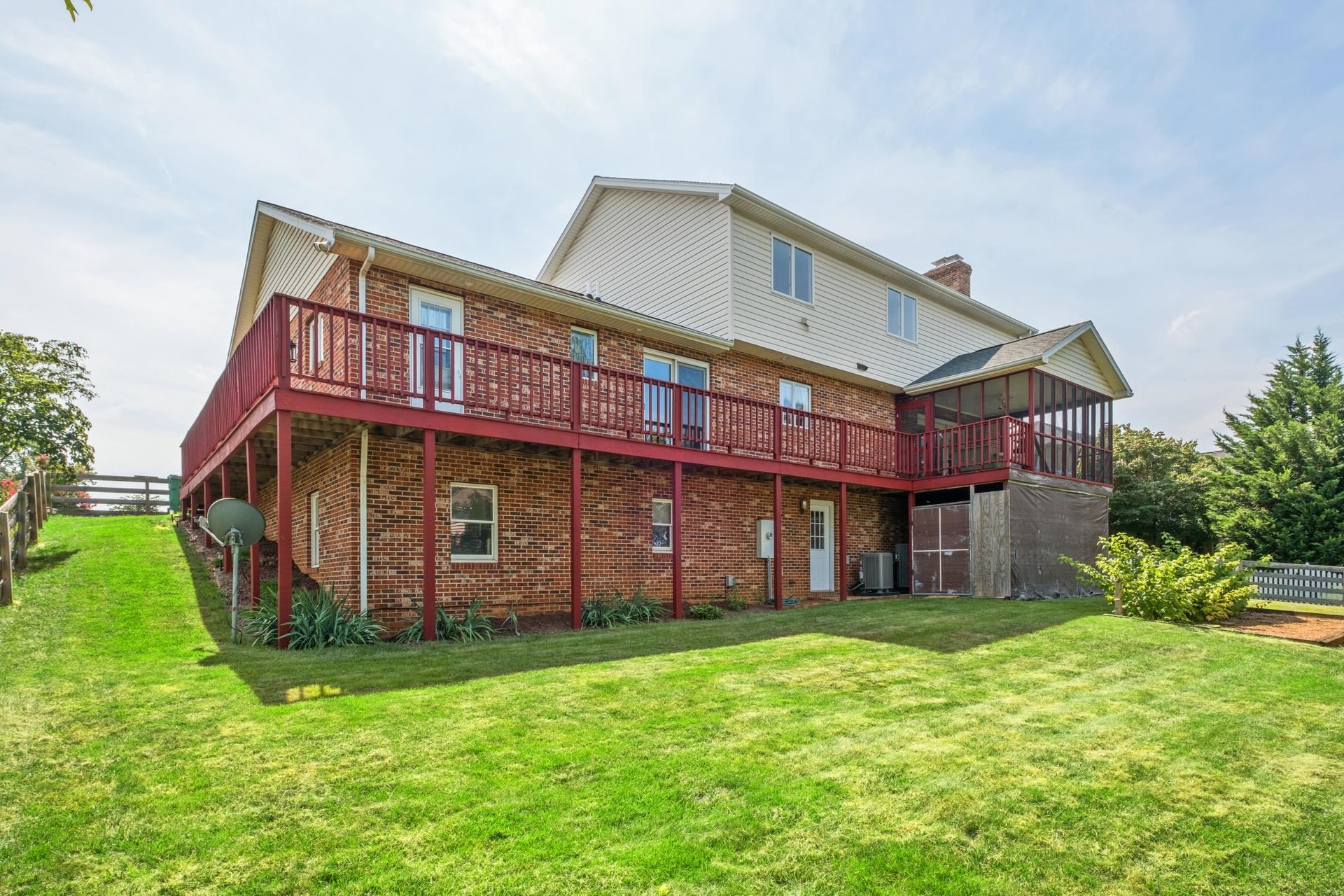 3346 WHITE OAK DR, ROCKINGHAM, Virginia 22801, 4 Bedrooms Bedrooms, ,3 BathroomsBathrooms,Residential,3346 WHITE OAK DR,667219 MLS # 667219