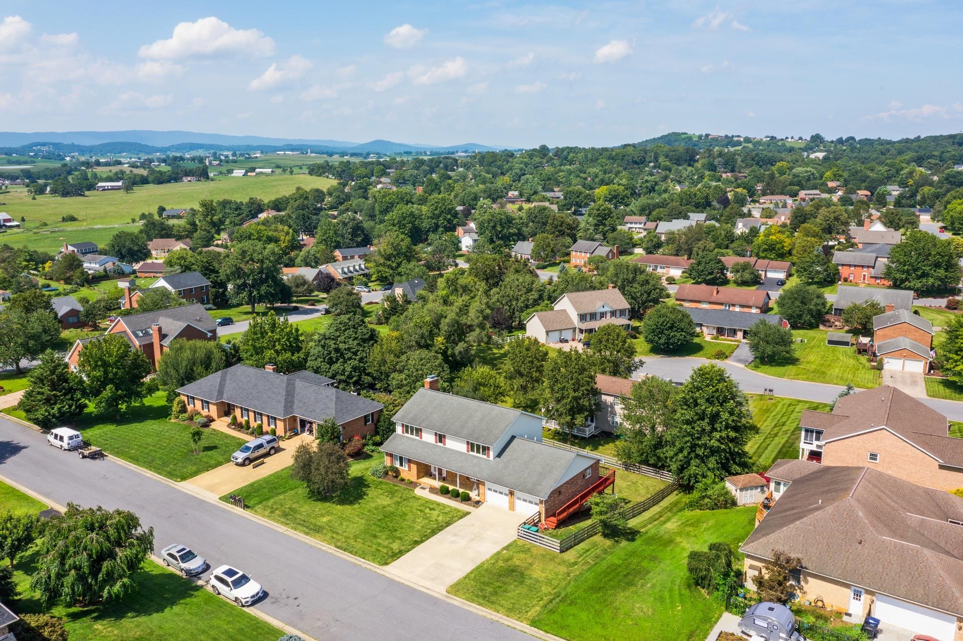 3346 WHITE OAK DR, ROCKINGHAM, Virginia 22801, 4 Bedrooms Bedrooms, ,3 BathroomsBathrooms,Residential,3346 WHITE OAK DR,667219 MLS # 667219