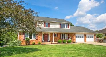 3346 WHITE OAK DR, ROCKINGHAM, Virginia 22801, 4 Bedrooms Bedrooms, ,3 BathroomsBathrooms,Residential,3346 WHITE OAK DR,667219 MLS # 667219