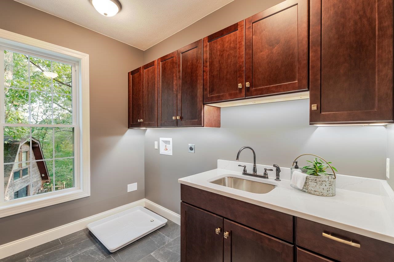 268 RED FOX CT, MCGAHEYSVILLE, Virginia 22840, 6 Bedrooms Bedrooms, ,5 BathroomsBathrooms,Residential,Classic Luxurious Mountain Home,268 RED FOX CT,667224 MLS # 667224