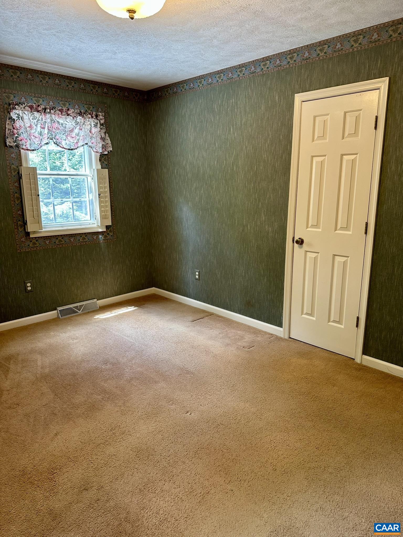 3985 WILLIAM CT, CHARLOTTESVILLE, Virginia 22901, 3 Bedrooms Bedrooms, ,2 BathroomsBathrooms,Residential,3985 WILLIAM CT,667229 MLS # 667229