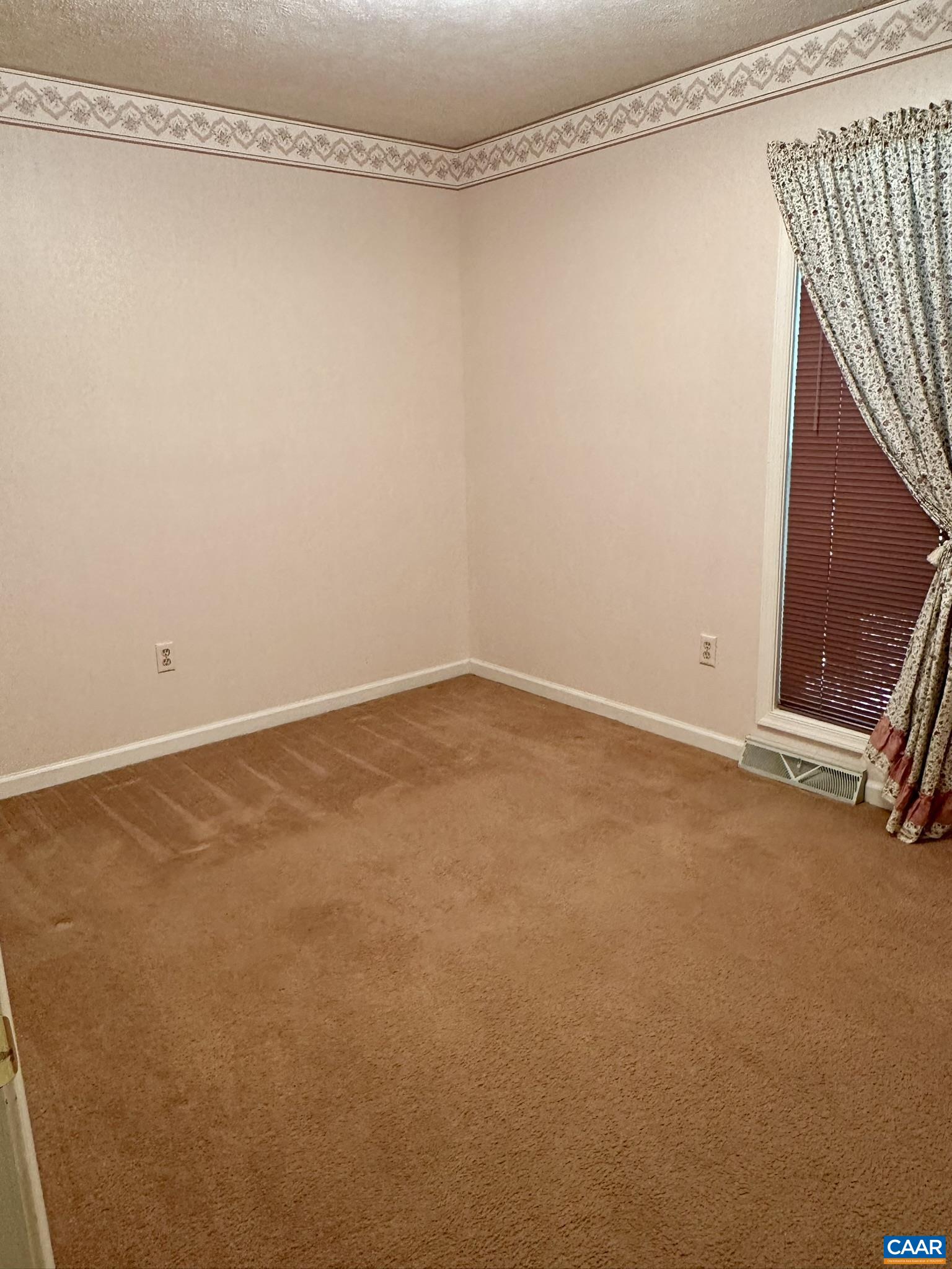 3985 WILLIAM CT, CHARLOTTESVILLE, Virginia 22901, 3 Bedrooms Bedrooms, ,2 BathroomsBathrooms,Residential,3985 WILLIAM CT,667229 MLS # 667229