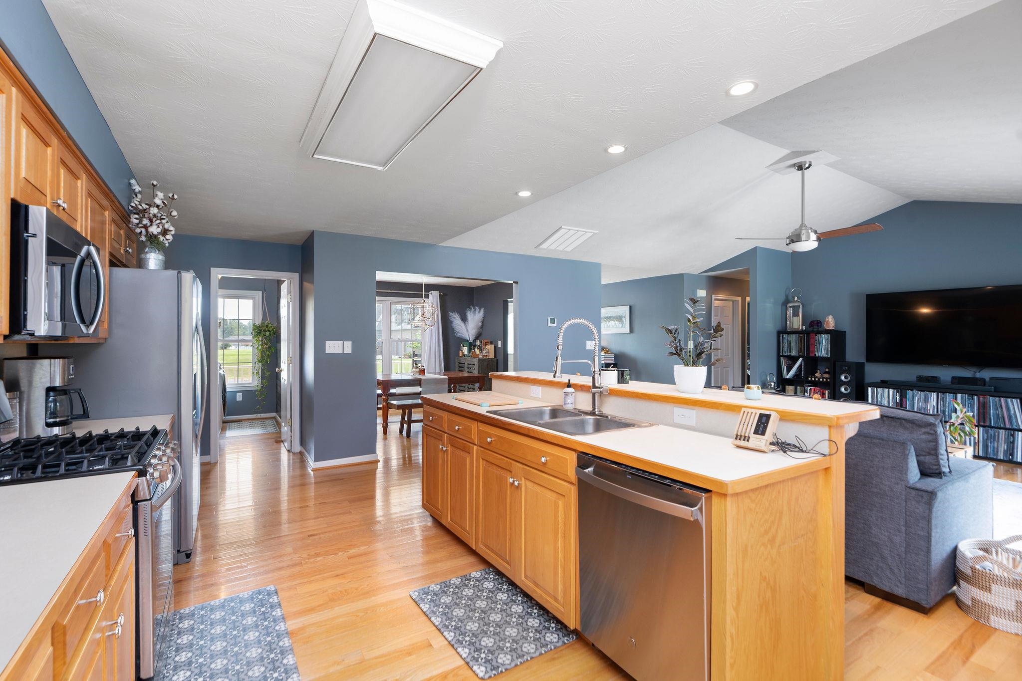 37 CANADA CT, STUARTS DRAFT, Virginia 24477, 3 Bedrooms Bedrooms, ,2 BathroomsBathrooms,Residential,37 CANADA CT,667230 MLS # 667230