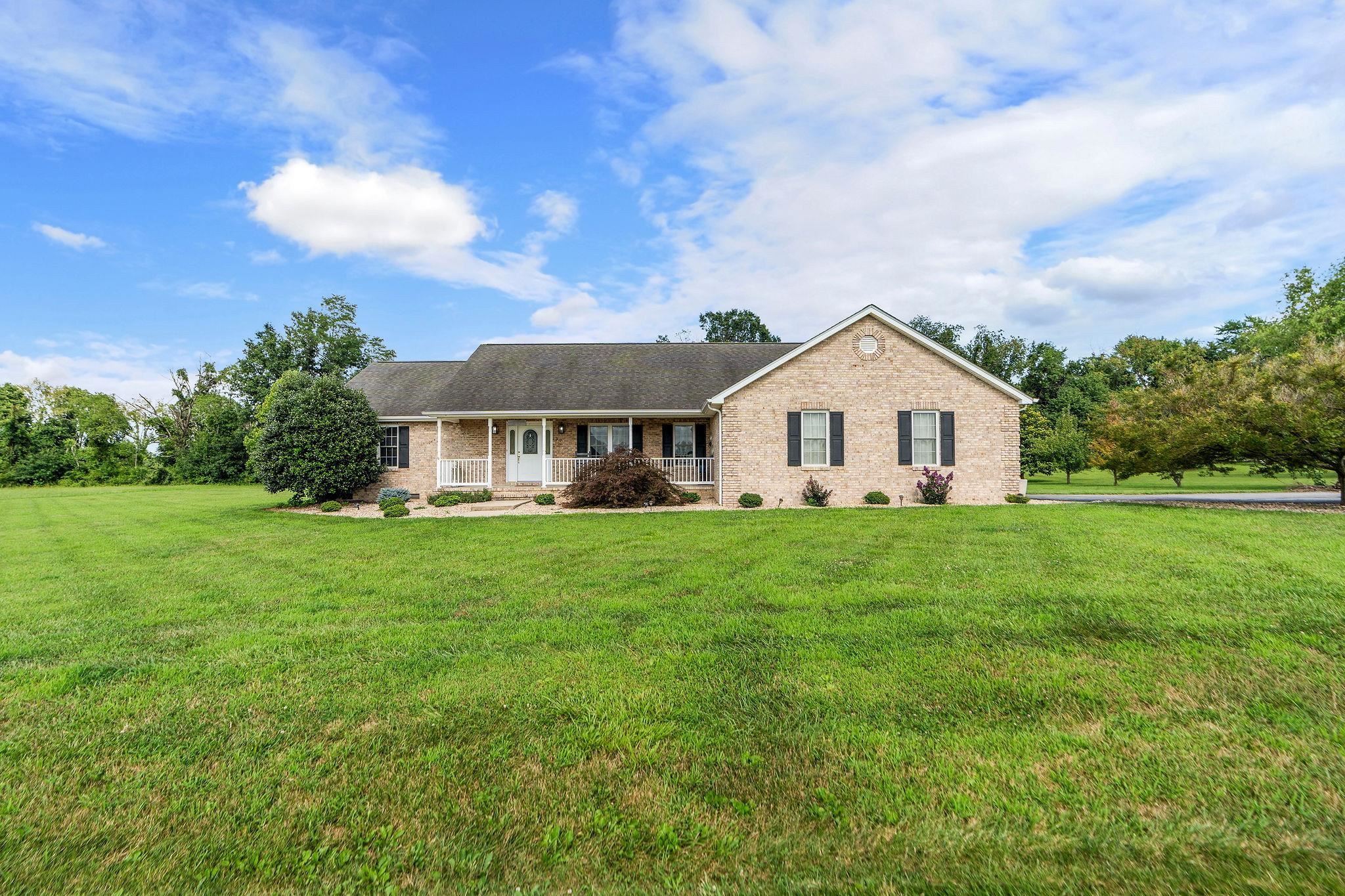 37 CANADA CT, STUARTS DRAFT, Virginia 24477, 3 Bedrooms Bedrooms, ,2 BathroomsBathrooms,Residential,37 CANADA CT,667230 MLS # 667230