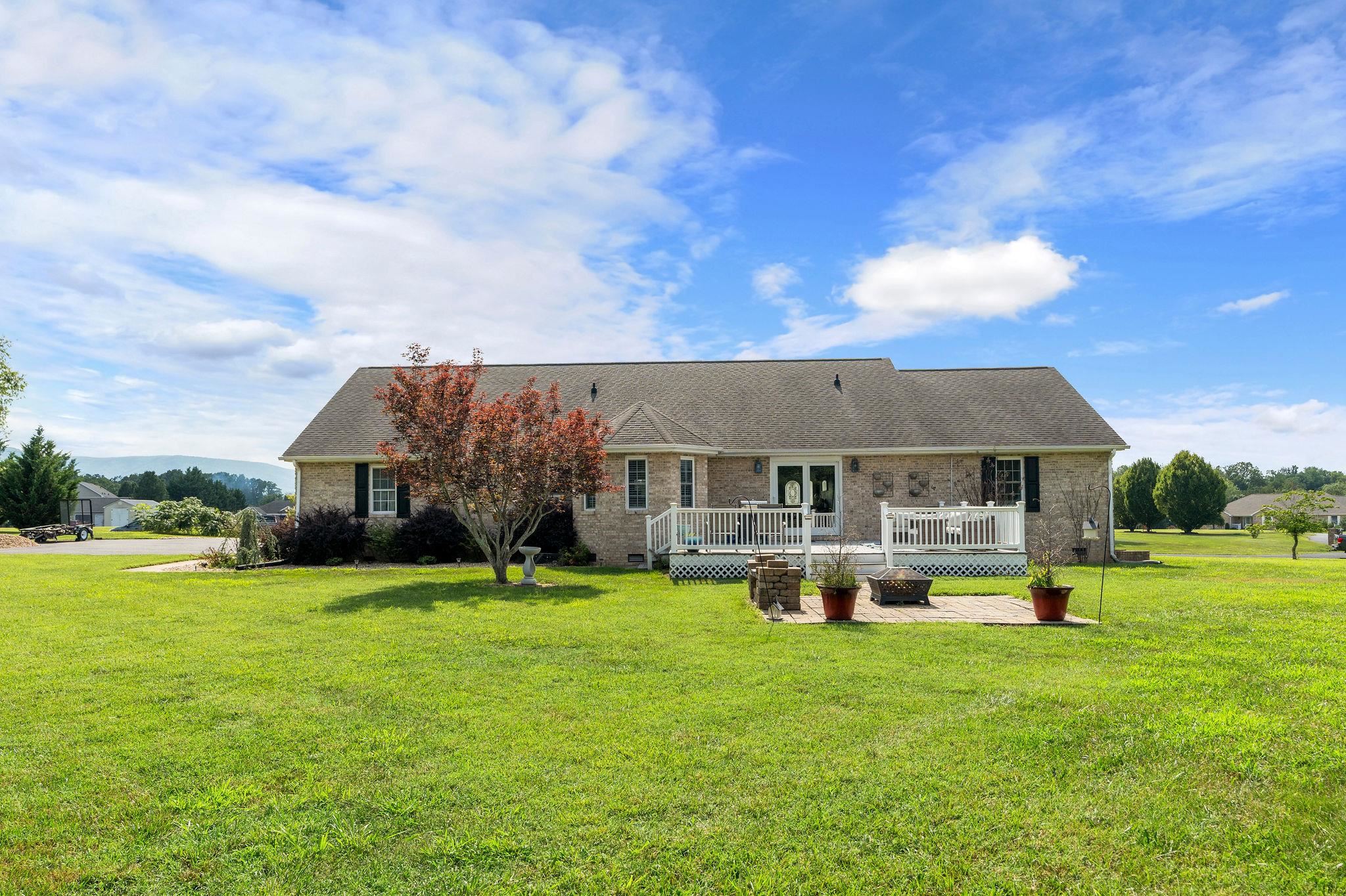 37 CANADA CT, STUARTS DRAFT, Virginia 24477, 3 Bedrooms Bedrooms, ,2 BathroomsBathrooms,Residential,37 CANADA CT,667230 MLS # 667230
