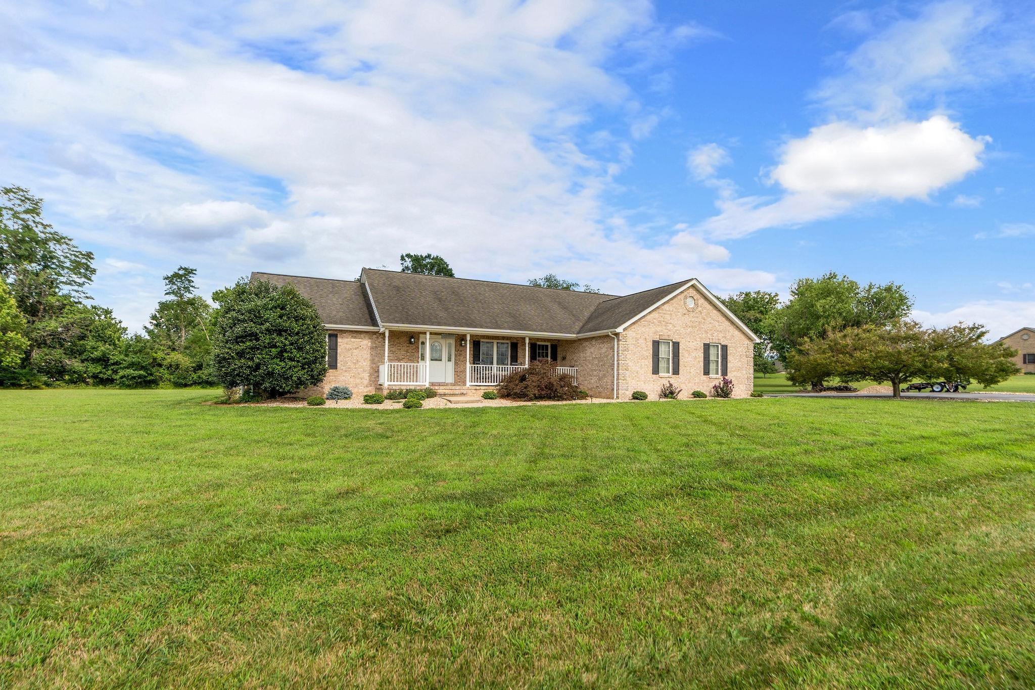 37 CANADA CT, STUARTS DRAFT, Virginia 24477, 3 Bedrooms Bedrooms, ,2 BathroomsBathrooms,Residential,37 CANADA CT,667230 MLS # 667230