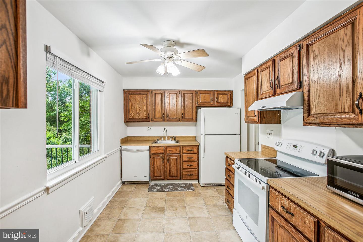 3305 GRAHAM RD, FALLS CHURCH, Virginia 22042, 4 Bedrooms Bedrooms, ,2 BathroomsBathrooms,Residential,For sale,3305 GRAHAM RD,VAFX2247742 MLS # VAFX2247742
